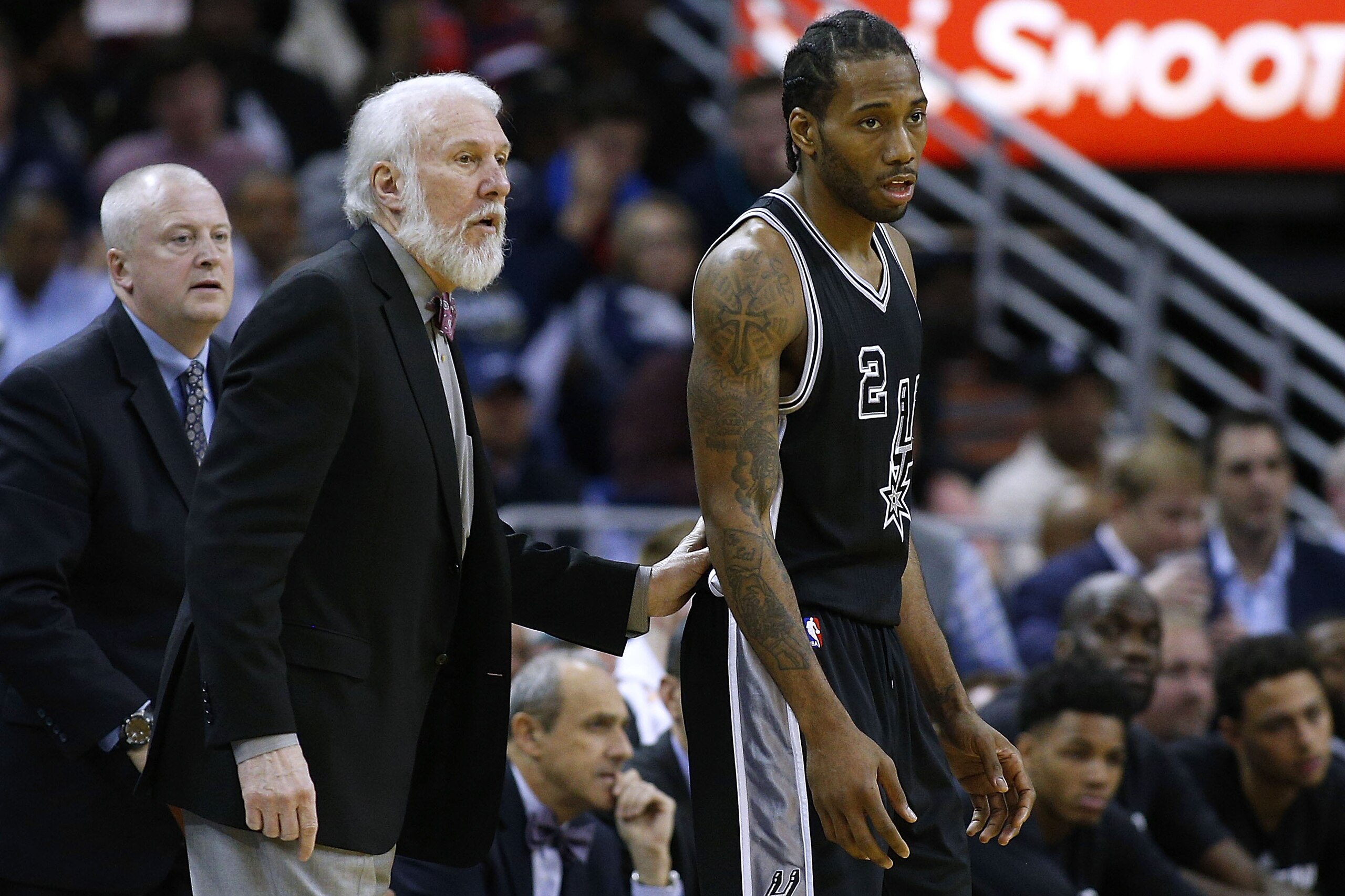 NEW ORLEANS, LA - JANUARY 27: Gregg Popovich of the San Antonio Spurs talks to Kawhi Leonard #2 during the second half of a game against the New Orleans Pelicans at the Smoothie King Center on January 27, 2017 in New Orleans, Louisiana. NOTE TO USER: User