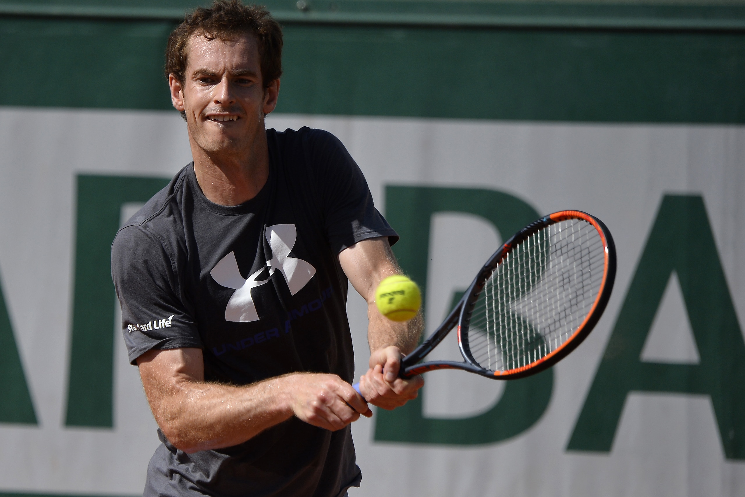 PARIS, FRANCE - MAY 23:  Andy Murray of Great Britain plays a backhand during a training session at the 2017 French Open at Roland Garros on May 23, 2017 in Paris, France.  (Photo by Aurelien Meunier/Getty Images)