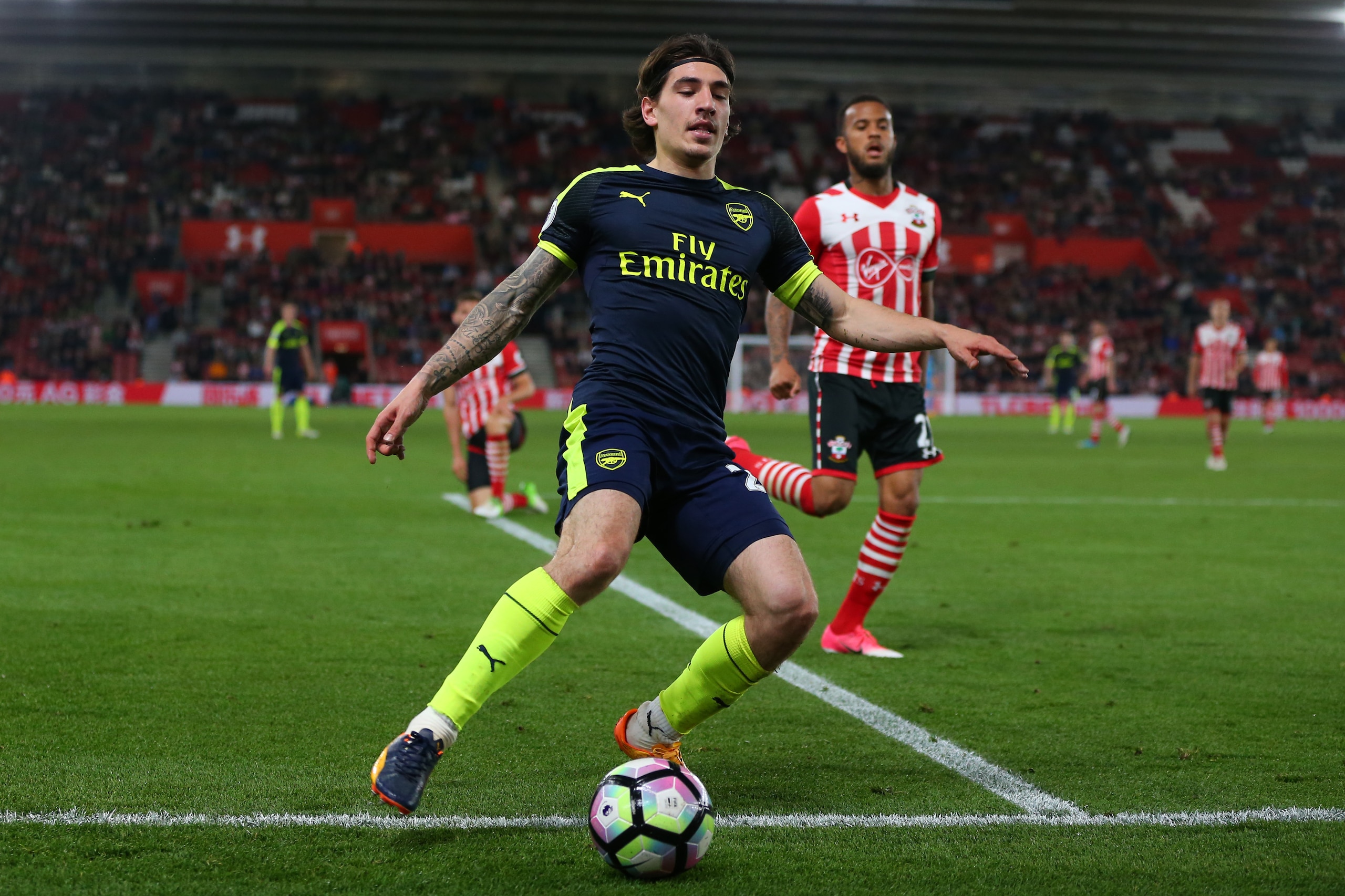 SOUTHAMPTON, ENGLAND - MAY 10: Hector Bellerin of Arsenal during the Premier League match between Southampton and Arsenal at St Mary's Stadium on May 10, 2017 in Southampton, England. (Photo by Catherine Ivill - AMA/Getty Images) SOUTHAMPTON, ENGLAND - MAY 10: Hector Bellerin of Arsenal during the Premier League match between Southampton and Arsenal at St Mary's Stadium on May 10, 2017 in Southampton, England. (Photo by Catherine Ivill - AMA/Getty Images)