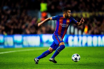 BARCELONA, SPAIN - MARCH 08: Rafinha of Barcelona in action during the UEFA Champions League Round of 16 second leg match between FC Barcelona and Paris Saint-Germain at Camp Nou on March 08, 2017 in Barcelona, Spain.  (Photo by Vladimir Rys Photography v