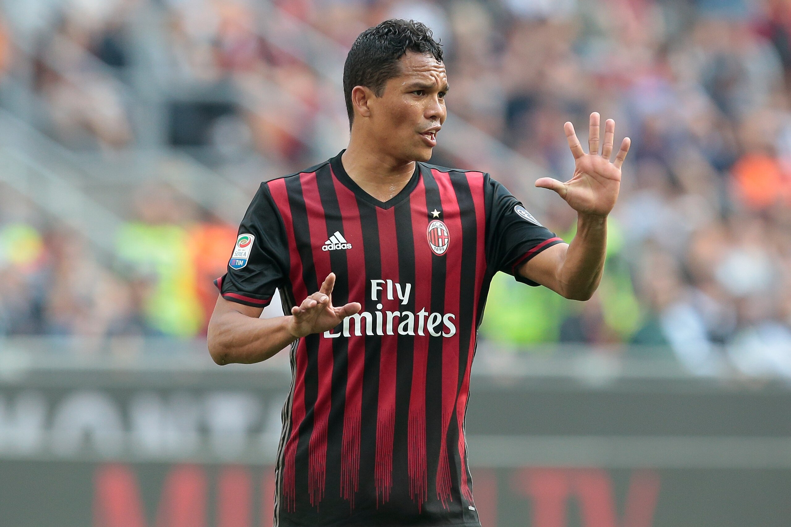 MILAN, ITALY - APRIL 09:  Carlos Bacca of AC Milan gestures during the Serie A match between AC Milan and US Citta di Palermo at Stadio Giuseppe Meazza on April 9, 2017 in Milan, Italy.  (Photo by Emilio Andreoli/Getty Images)