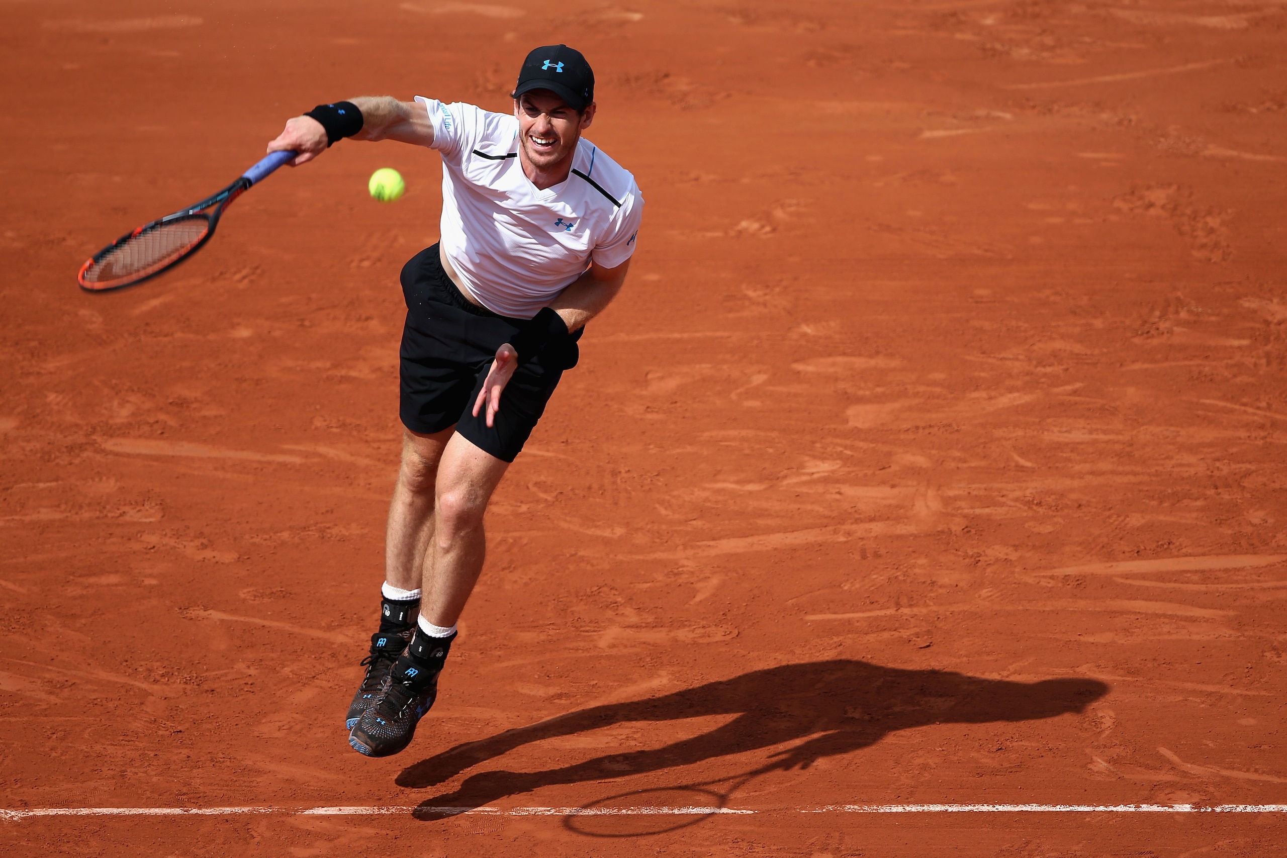 PARIS, FRANCE - JUNE 01:  Andy Murray of Great Britain serves during the mens singles second round match against Martin Klizan of Slovakia on day five of the 2017 French Open at Roland Garros on June 1,  2017 in Paris, France.  (Photo by Alex Pantling/Get