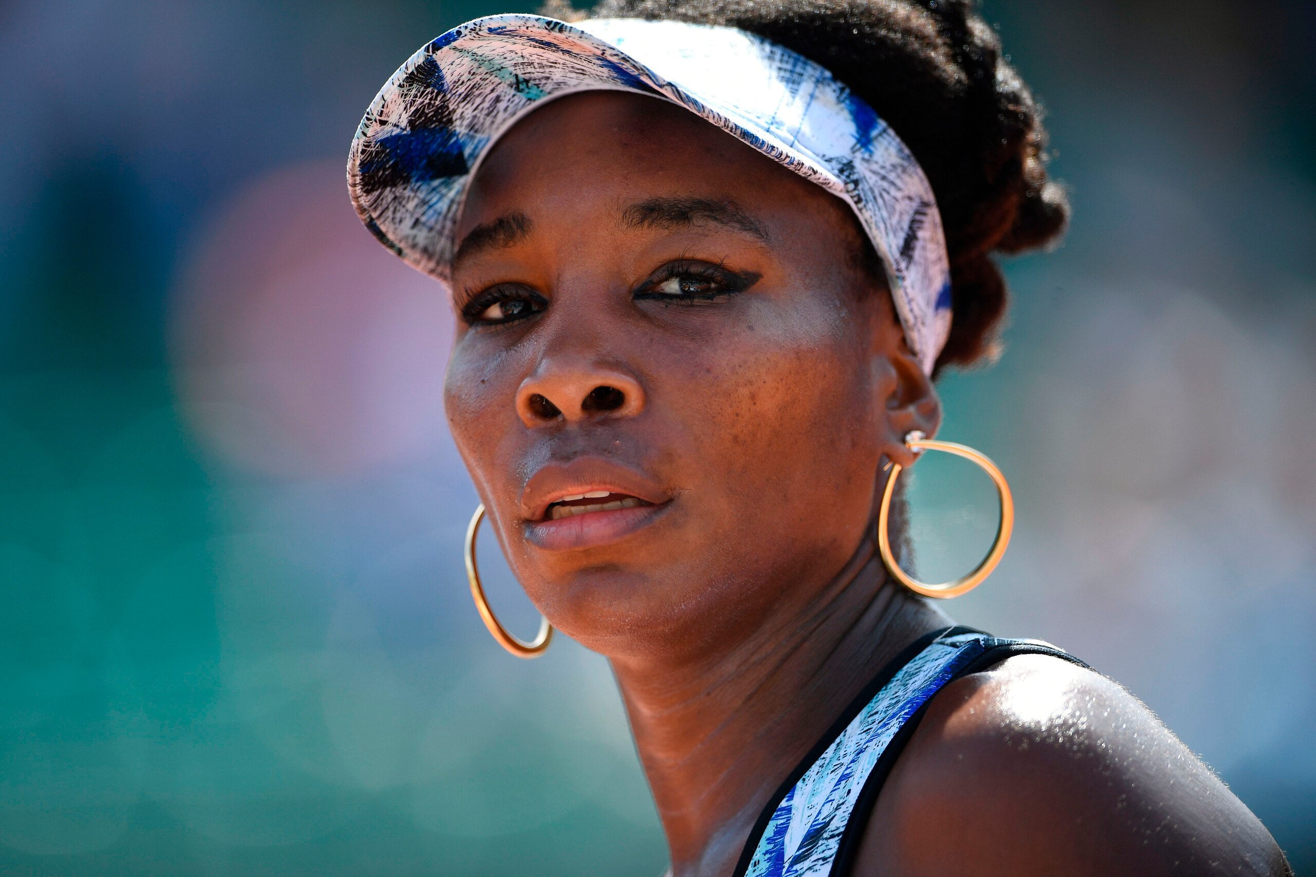 US Venus Williams looks on during her tennis match against Japan's Kurumi Nara at the Roland Garros 2017 French Open on May 31, 2017 in Paris.  / AFP PHOTO / Eric FEFERBERG        (Photo credit should read ERIC FEFERBERG/AFP/Getty Images)