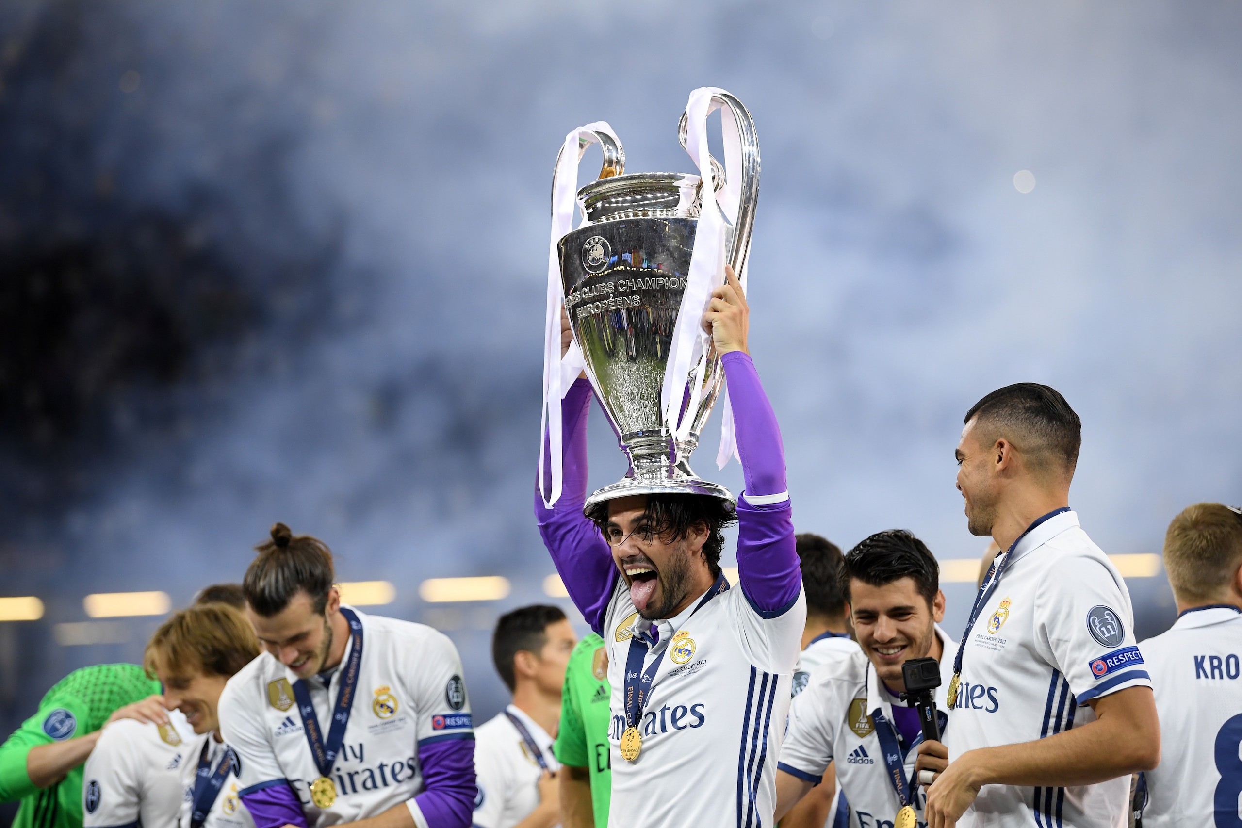 CARDIFF, WALES - JUNE 03:  Isco of Real Madrid celebrates with The Champions League trophy after the UEFA Champions League Final between Juventus and Real Madrid at National Stadium of Wales on June 3, 2017 in Cardiff, Wales.  (Photo by Matthias Hangst/Ge
