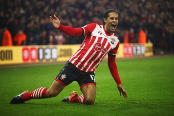 SOUTHAMPTON, ENGLAND - DECEMBER 28:  Virgil van Dijk of Southampton celebrates as he scores their first goal during the Premier League match between Southampton and Tottenham Hotspur at St Mary's Stadium on December 28, 2016 in Southampton, England.  (Pho