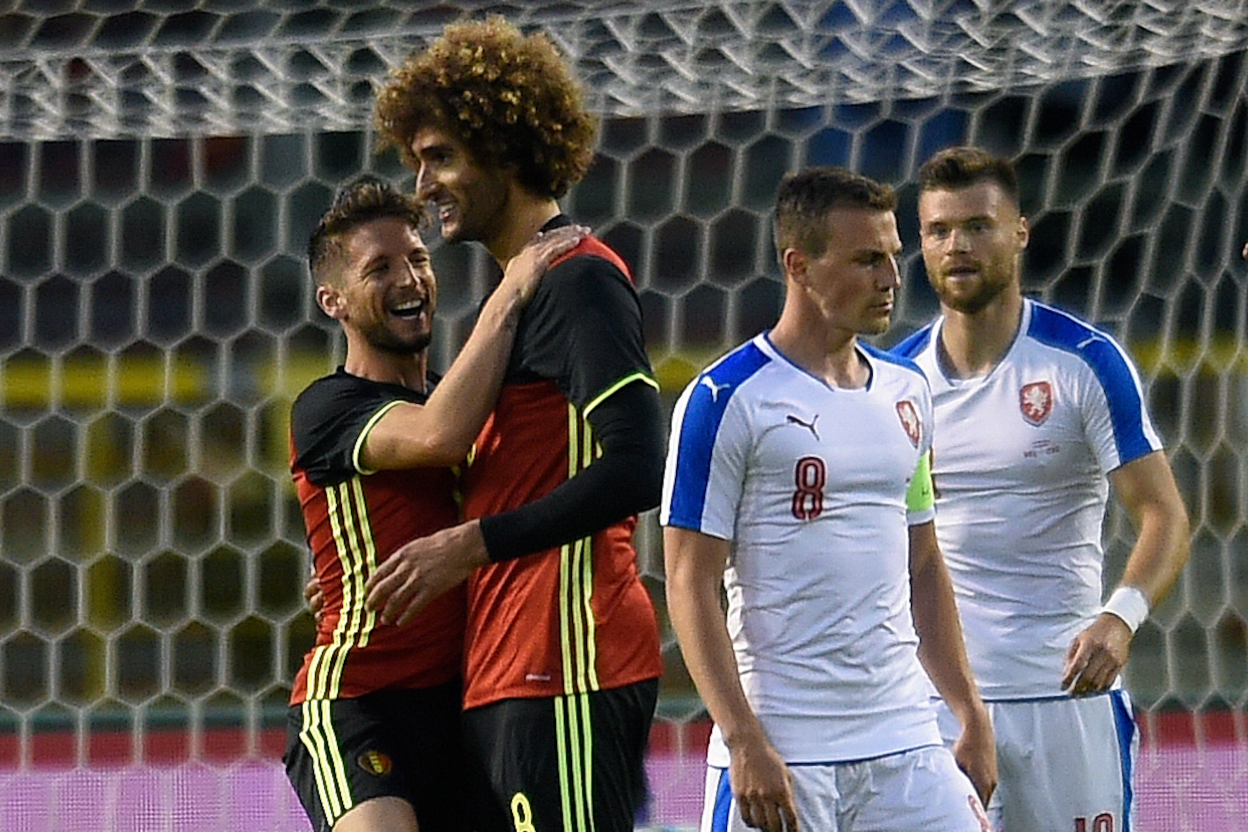 Belgium's midfielder Marouane Fellaini (C) celebrates after scoring during a friendly football match between Belgium and Czech Republic, at the King Baudouin Stadium, on June 5, 2017 in Brussels. / AFP PHOTO / JOHN THYS        (Photo credit should read JO
