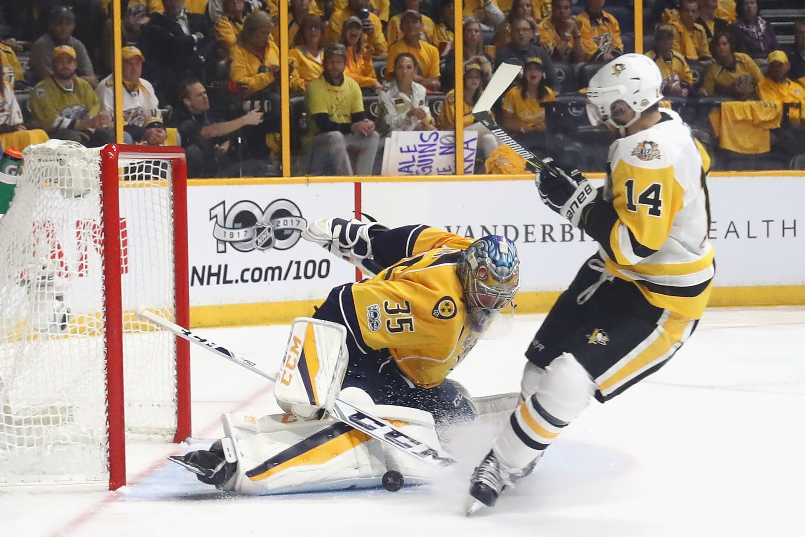 NASHVILLE, TN - JUNE 05:  Pekka Rinne #35 of the Nashville Predators stops Chris Kunitz #14 of the Pittsburgh Penguins in Game Four of the 2017 NHL Stanley Cup Final at the Bridgestone Arena on June 5, 2017 in Nashville, Tennessee.  (Photo by Bruce Bennet