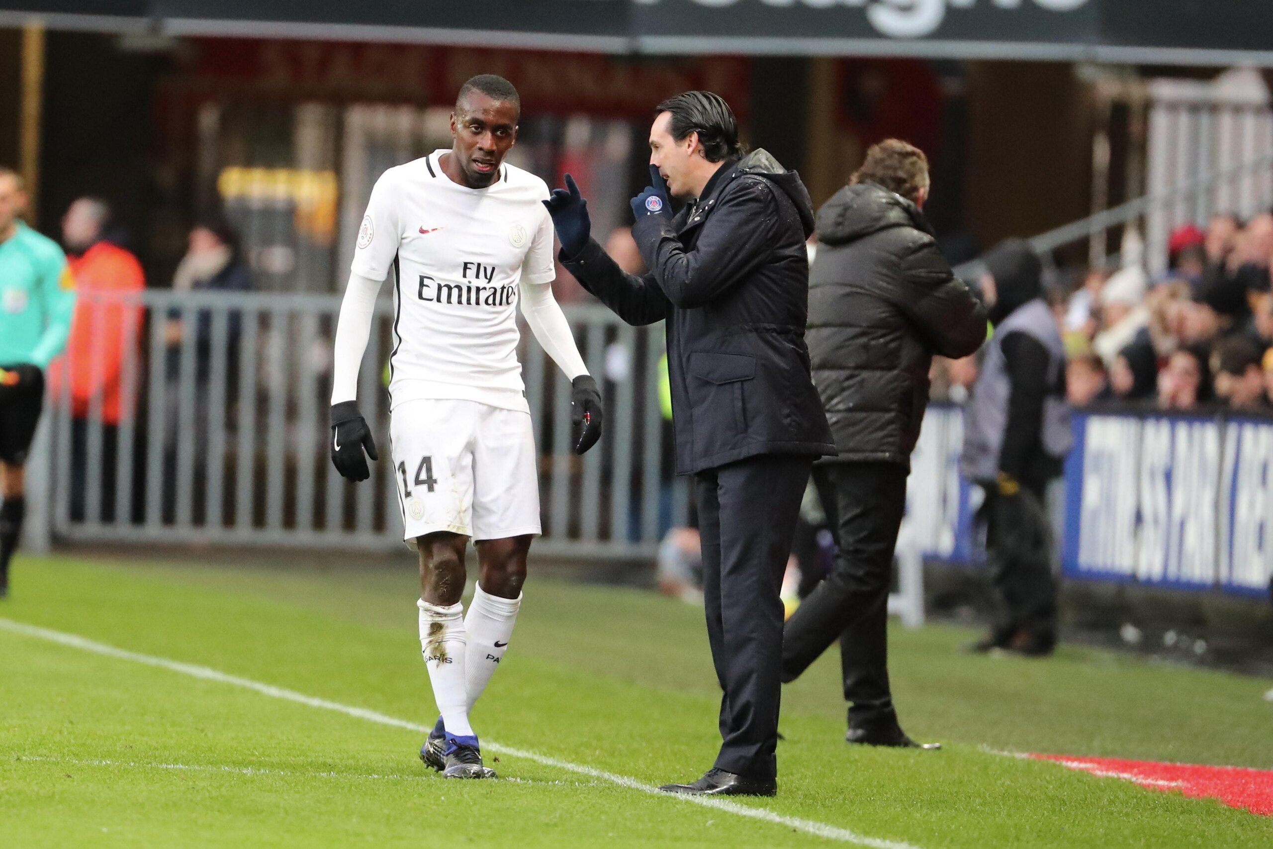 RENNES, FRANCE - JANUARY 14:  Blaise Matuidi and Unai Emery of Paris Saint-Germainreact during the French Ligue 1 match between Stade de Rennes and Paris Saint-Germain at Roazhon Park, on january 14, 2017 in Rennes, France.  (Photo by Xavier Laine/Getty I