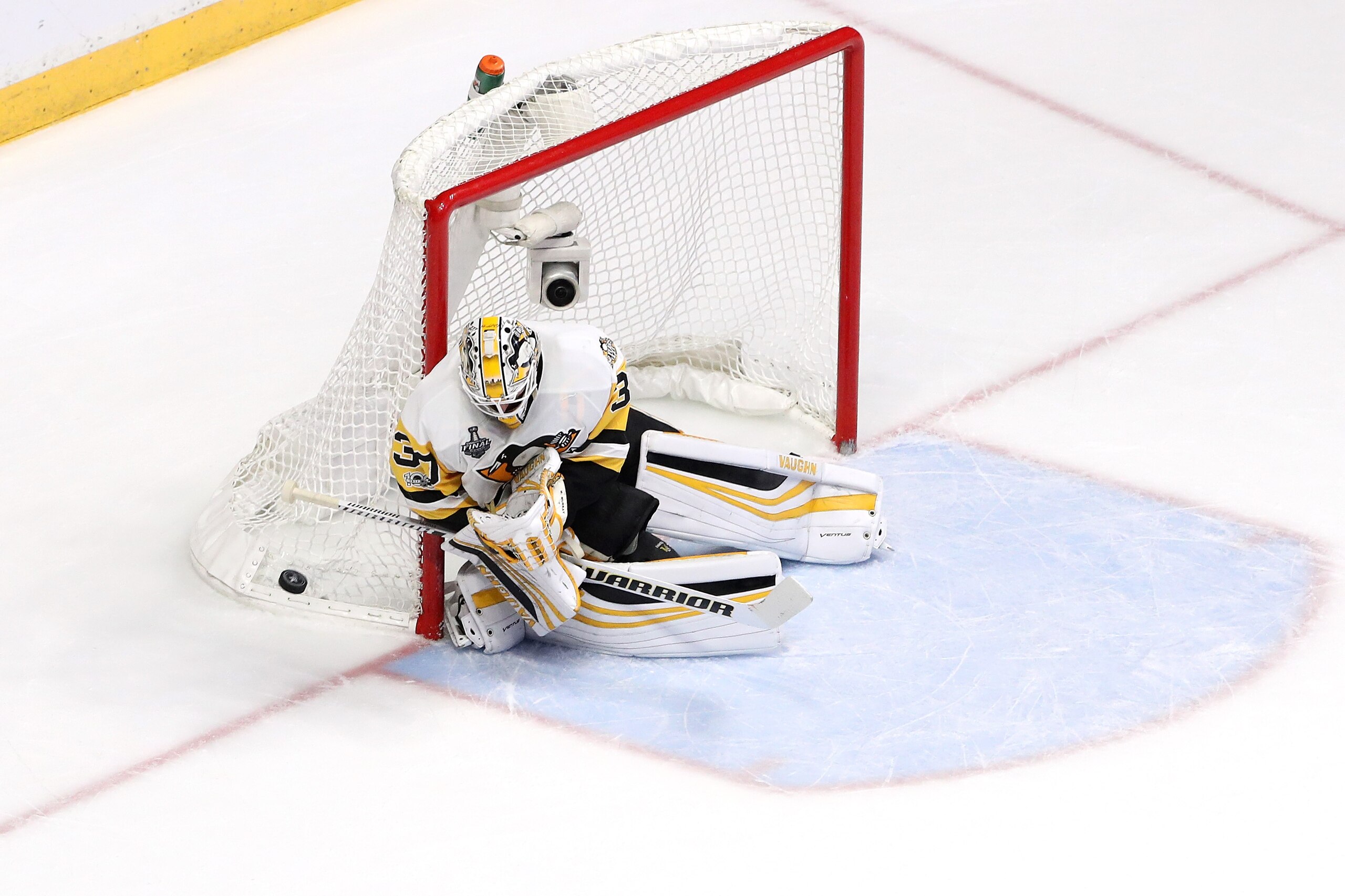 NASHVILLE, TN - JUNE 11:  Matt Murray #30 of the Pittsburgh Penguins makes a save against the Nashville Predators during the second period in Game Six of the 2017 NHL Stanley Cup Final at the Bridgestone Arena on June 11, 2017 in Nashville, Tennessee.  (P