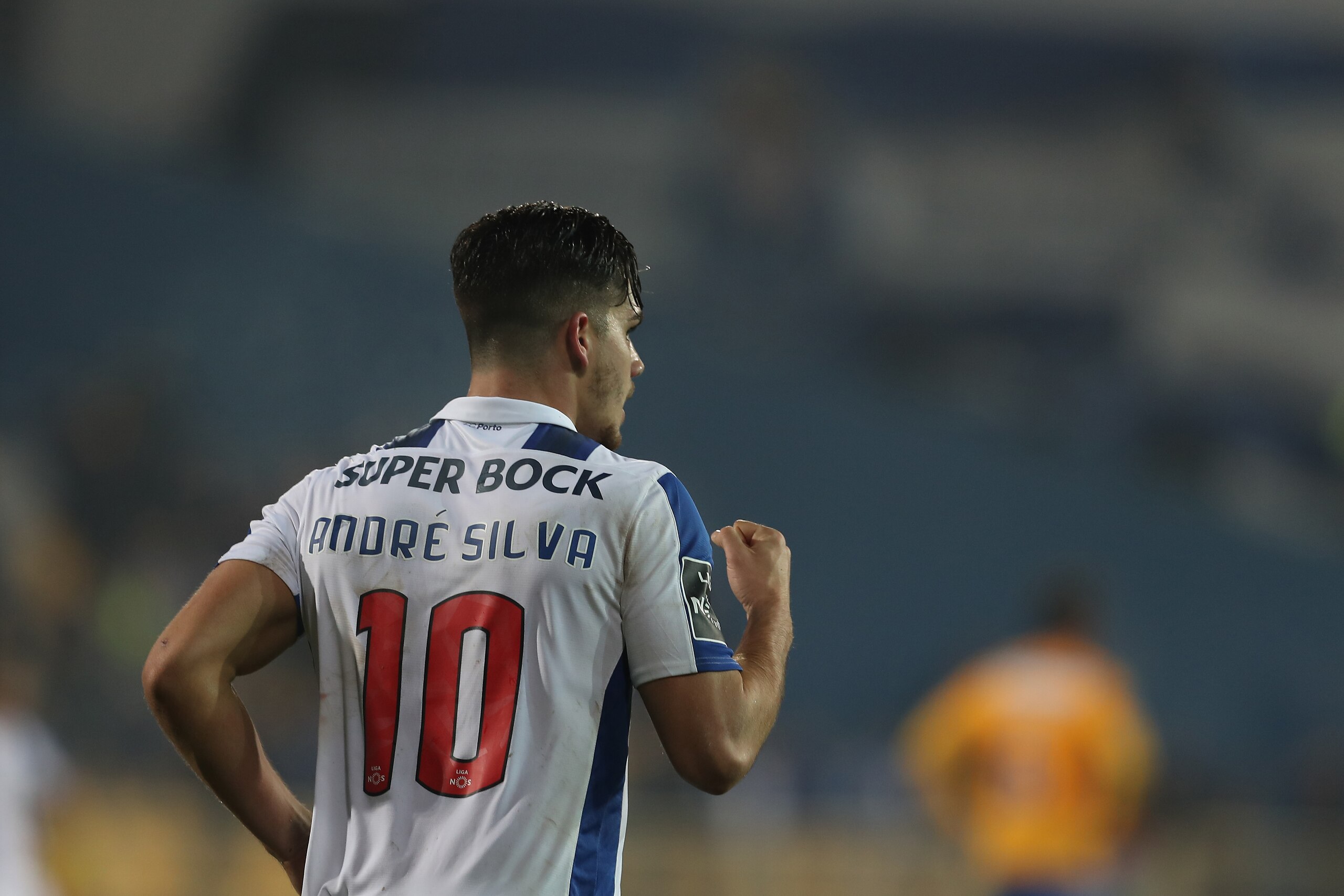 ESTORIL, PORTUGAL - JANUARY 28: FC Porto's forward Andre Silva from Portugal celebrates scoring Porto first goal during the match between Estoril Praia SAD and FC Porto for the Portuguese Primeira Liga at Estadio Antonio Coimbra da Mota on January 28, 201