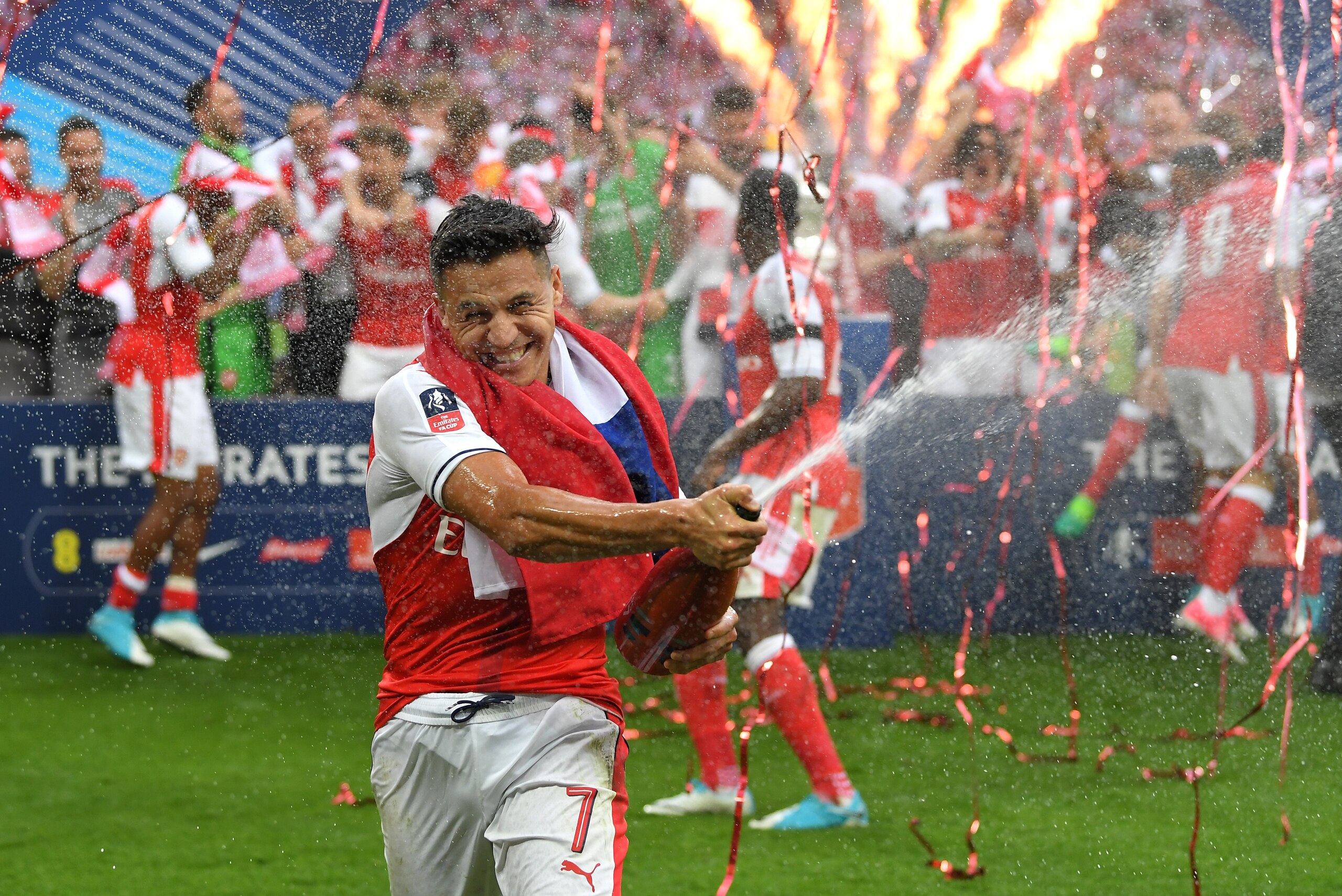 LONDON, ENGLAND - MAY 27:  Alexis Sanchez of Arsenal celebrates victory after the Emirates FA Cup Final between Arsenal and Chelsea at Wembley Stadium on May 27, 2017 in London, England.  (Photo by Laurence Griffiths/Getty Images)