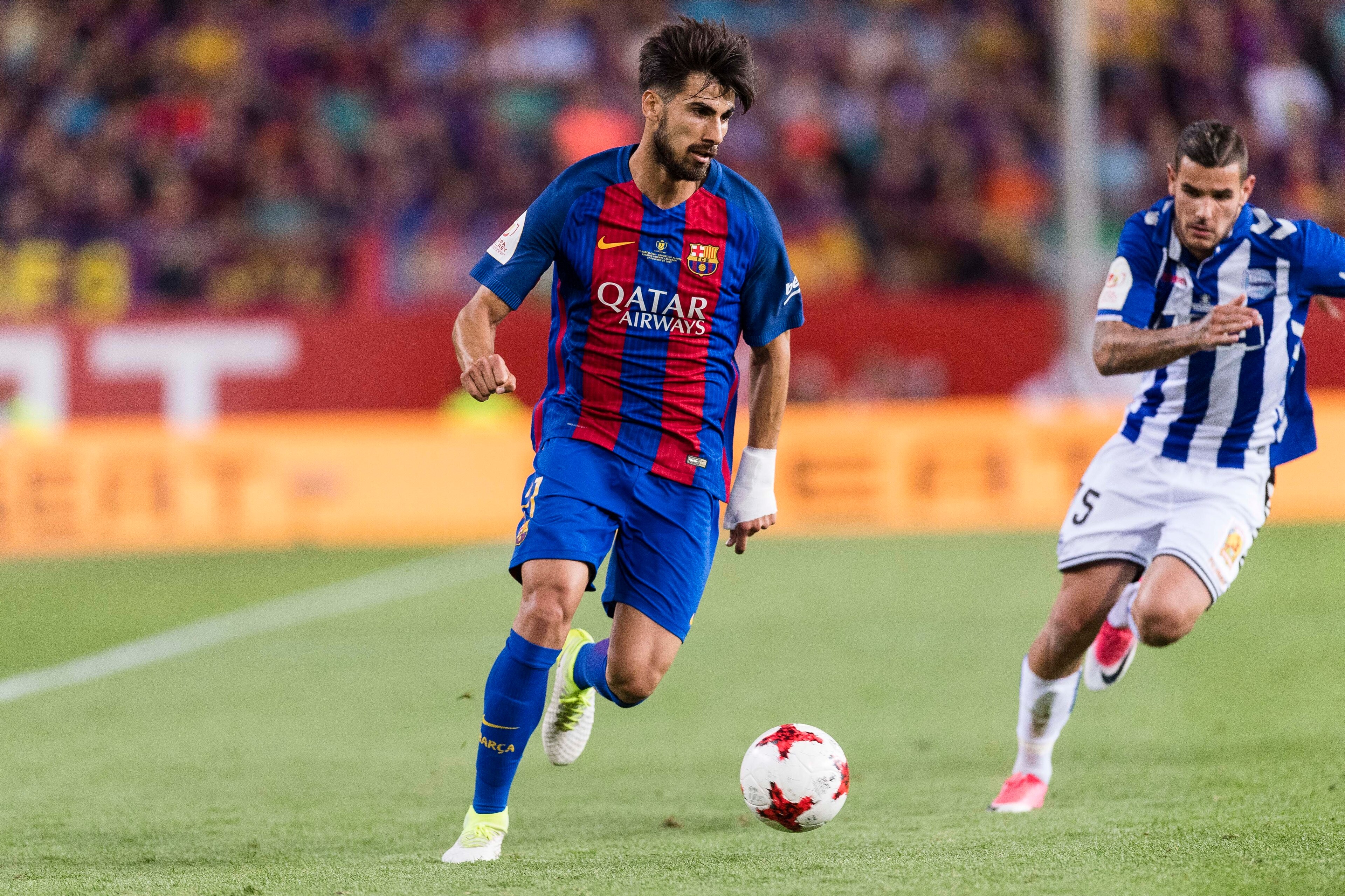 MADRID, SPAIN - MAY 27: Andre Filipe Tavares Gomes of FC Barcelona during the Copa Del Rey Final between FC Barcelona and Deportivo Alaves at Vicente Calderon Stadium on May 27, 2017 in Madrid, Spain. (Photo by Power Sport Images/Getty Images) MADRID, SPAIN - MAY 27: Andre Filipe Tavares Gomes of FC Barcelona during the Copa Del Rey Final between FC Barcelona and Deportivo Alaves at Vicente Calderon Stadium on May 27, 2017 in Madrid, Spain. (Photo by Power Sport Images/Getty Images)