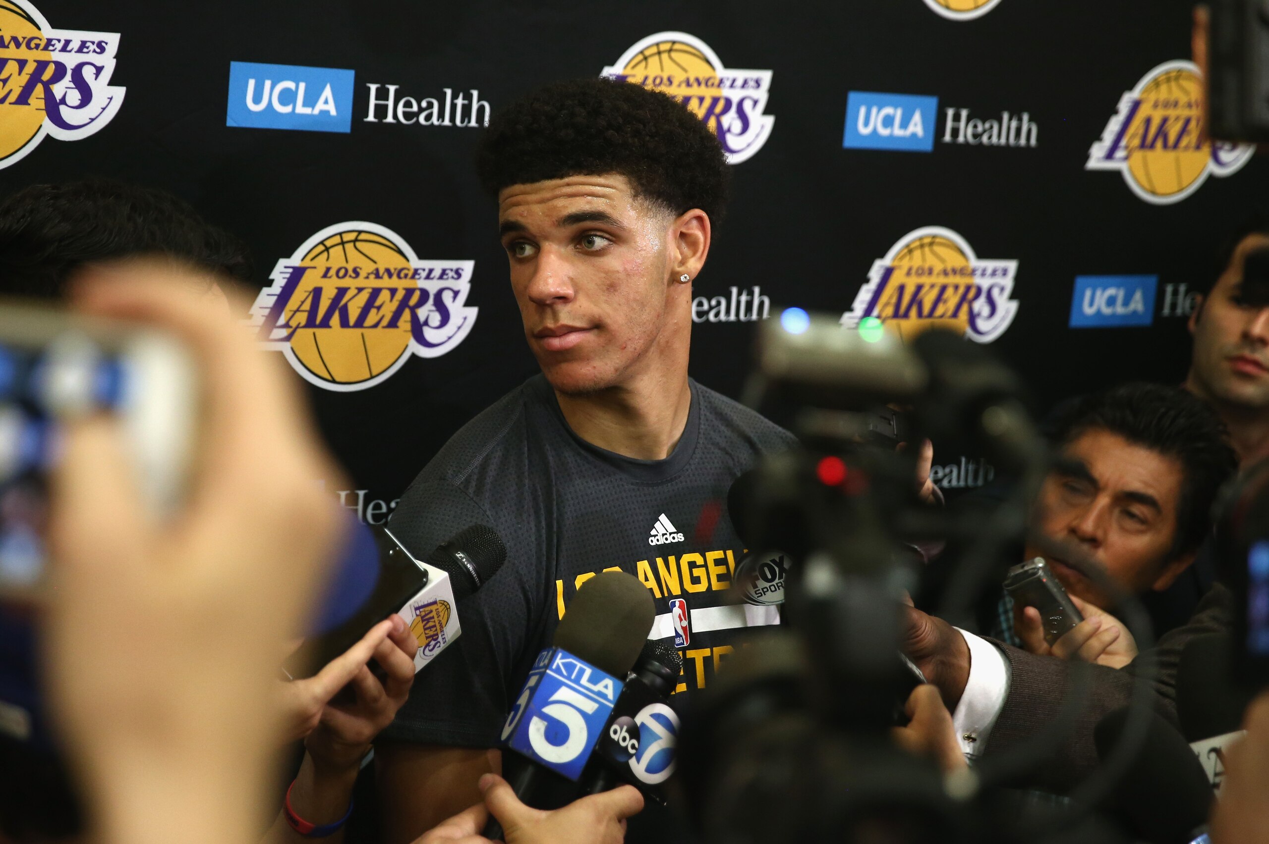 EL SEGUNDO, CA - JUNE 07: NBA Prospect Lonzo Ball speaks with the media after a workout with the Los Angeles Lakers at Toyota Sports Center on June 7, 2017 in El Segundo, California. NOTE TO USER: User expressly acknowledges and agrees that, by download EL SEGUNDO, CA - JUNE 07: NBA Prospect Lonzo Ball speaks with the media after a workout with the Los Angeles Lakers at Toyota Sports Center on June 7, 2017 in El Segundo, California. NOTE TO USER: User expressly acknowledges and agrees that, by download
