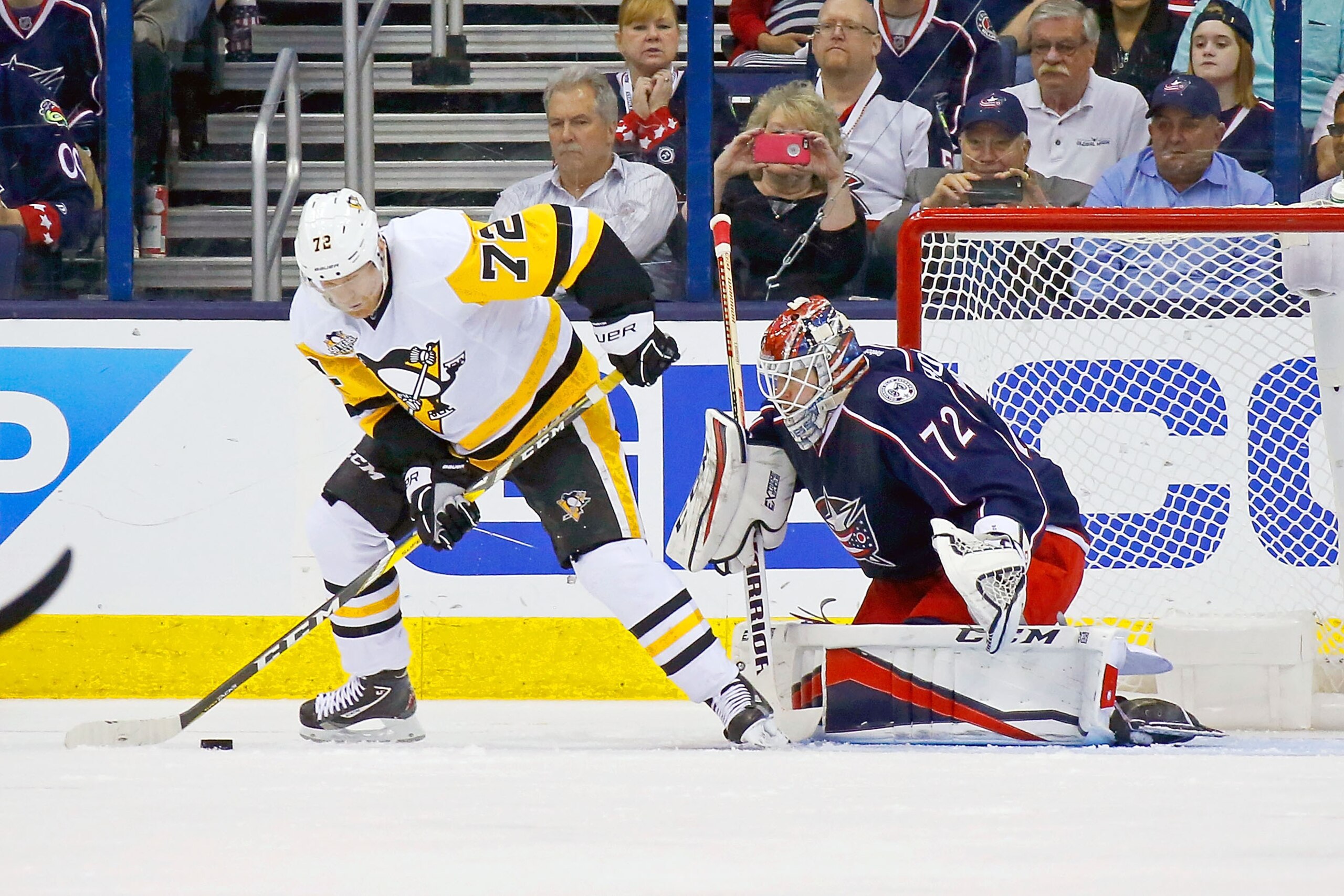 COLUMBUS, OH - APRIL 18:  Sergei Bobrovsky #72 of the Columbus Blue Jackets prepares to stop a shot from Patric Hornqvist #72 of the Pittsburgh Penguins in Game Four of the Eastern Conference First Round during the 2017 NHL Stanley Cup Playoffs on April 1