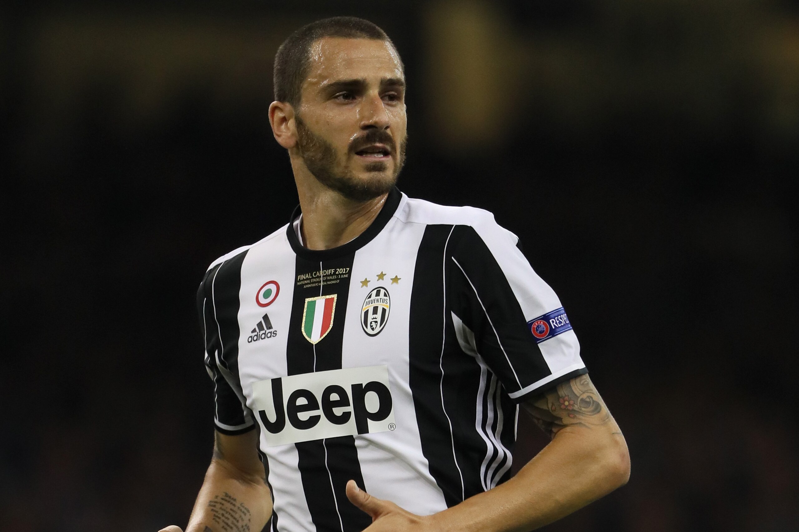 CARDIFF, WALES - JUNE 03: Leonardo Bonucci of Juventus in action during the UEFA Champions League Final between Juventus and Real Madrid at National Stadium of Wales on June 3, 2017 in Cardiff, Wales. (Photo by Matthew Ashton - AMA/Getty Images) CARDIFF, WALES - JUNE 03: Leonardo Bonucci of Juventus in action during the UEFA Champions League Final between Juventus and Real Madrid at National Stadium of Wales on June 3, 2017 in Cardiff, Wales. (Photo by Matthew Ashton - AMA/Getty Images)