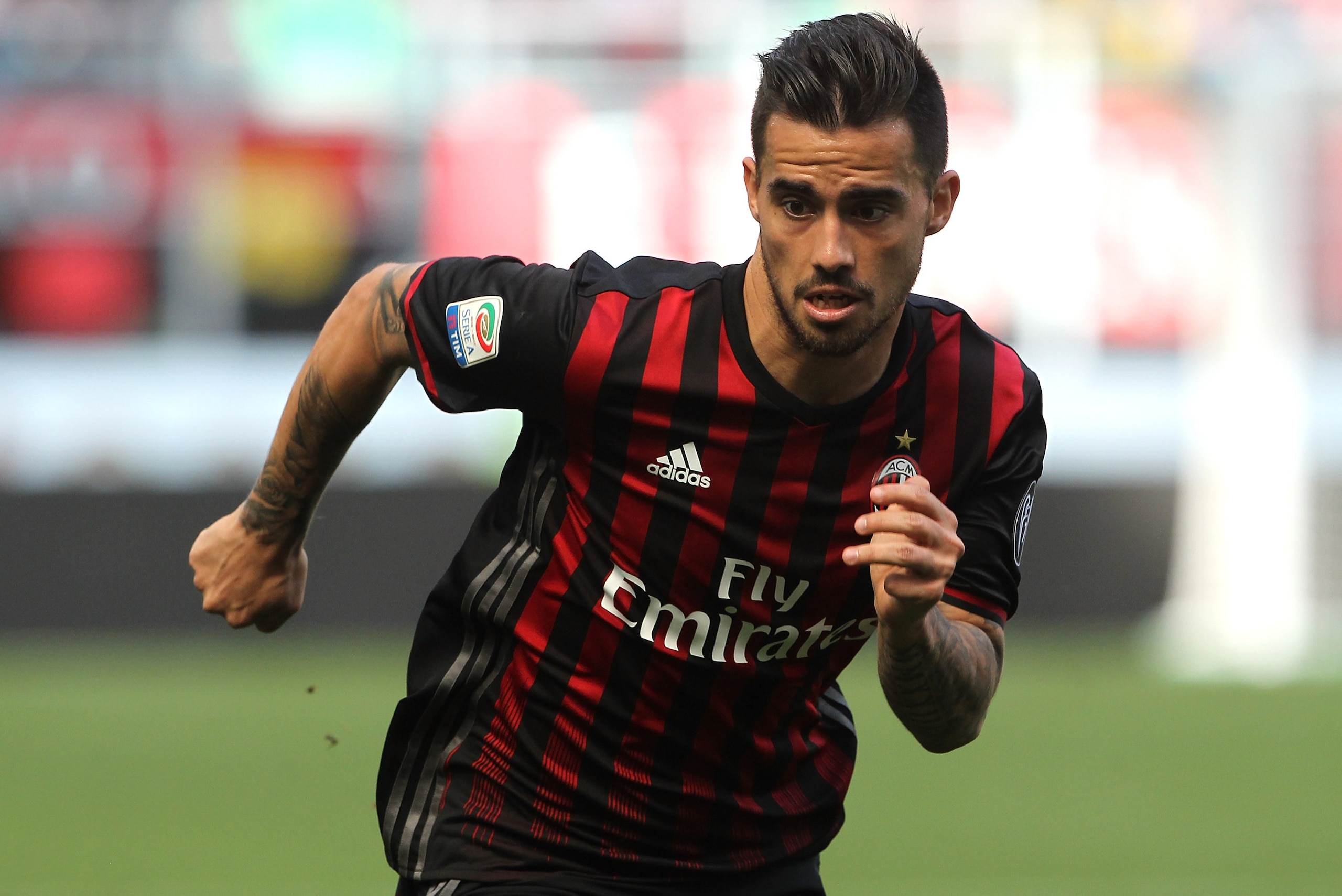 MILAN, ITALY - APRIL 23: Fernandez Suso of AC Milan in action during the Serie A match between AC Milan and Empoli FC at Stadio Giuseppe Meazza on April 23, 2017 in Milan, Italy. (Photo by Marco Luzzani/Getty Images) MILAN, ITALY - APRIL 23: Fernandez Suso of AC Milan in action during the Serie A match between AC Milan and Empoli FC at Stadio Giuseppe Meazza on April 23, 2017 in Milan, Italy. (Photo by Marco Luzzani/Getty Images)