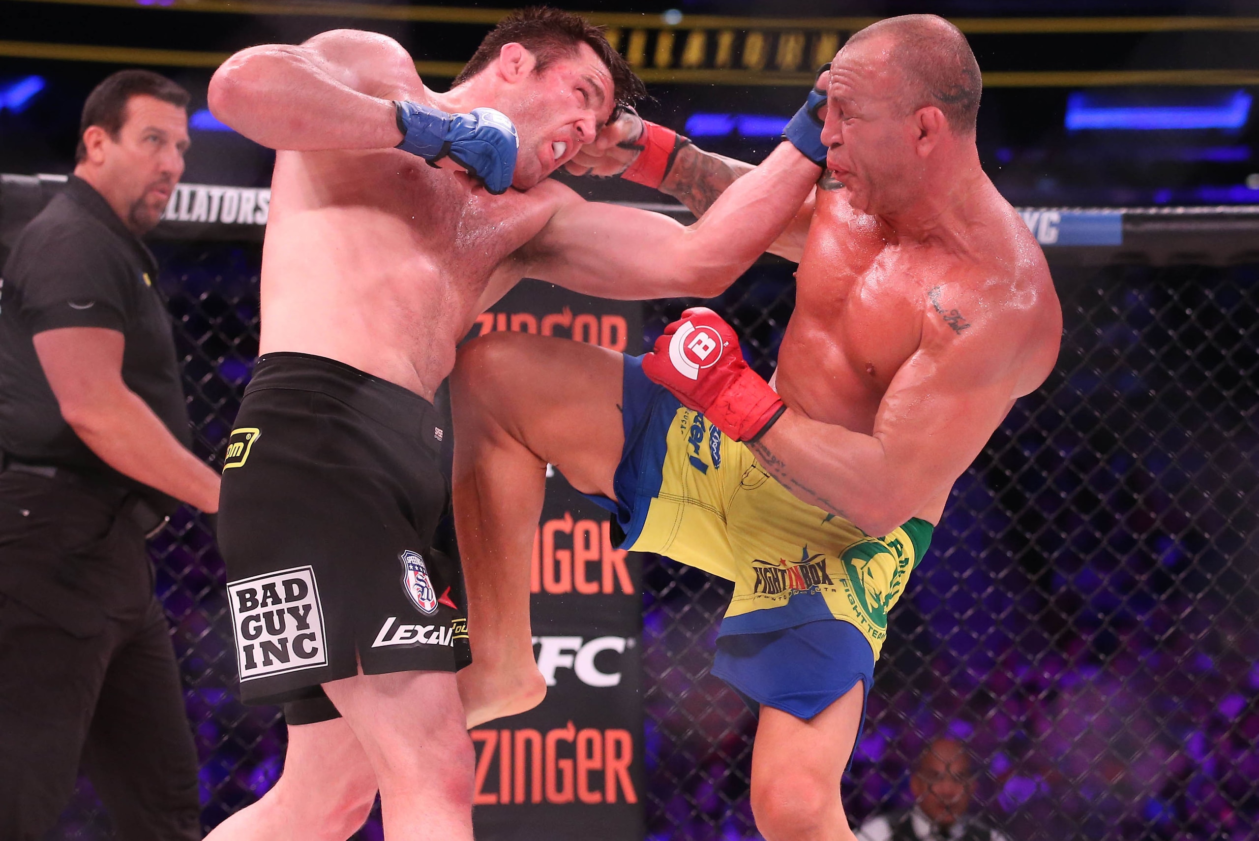 Jun 24, 2017; New York, NY, USA; Wanderlei Silva (red gloves) fights Chael Sonnen (blue gloves) during Bellator NYC at Madison Square Garden. Mandatory Credit: Ed Mulholland-USA TODAY Sports
