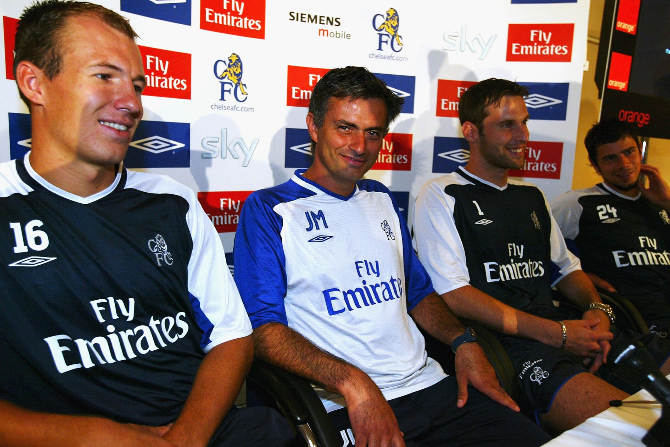 LONDON - JULY 20:  Manager Jose Mourinho of Chelsea with his new signing's Arjan Robben, Petr Cech and Mateja Kezman during the Chelsea Press Conference at the Holiday Inn Hotel on July 20, 2004 in London. (Photo by Christopher Lee/Getty Images)