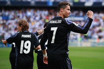 MALAGA, SPAIN - MAY 21:  Cristiano Ronaldo of Real Madrid celebrates after he scores his sides first goal  during the La Liga match between Malaga and Real Madrid at La Rosaleda Stadium on May 21, 2017 in Malaga, Spain.  (Photo by Gonzalo Arroyo Moreno/Ge