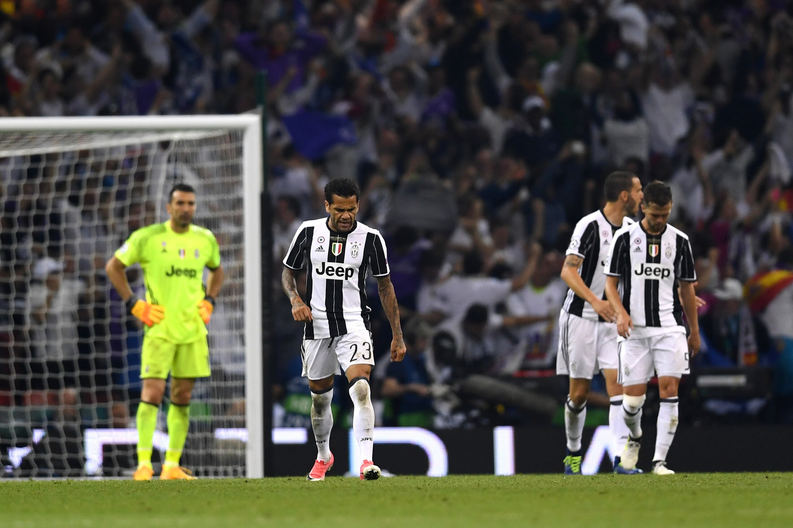 CARDIFF, WALES - JUNE 03:  Dani Alves of Juventus looks dejected during the UEFA Champions League Final between Juventus and Real Madrid at National Stadium of Wales on June 3, 2017 in Cardiff, Wales.  (Photo by Shaun Botterill/Getty Images)