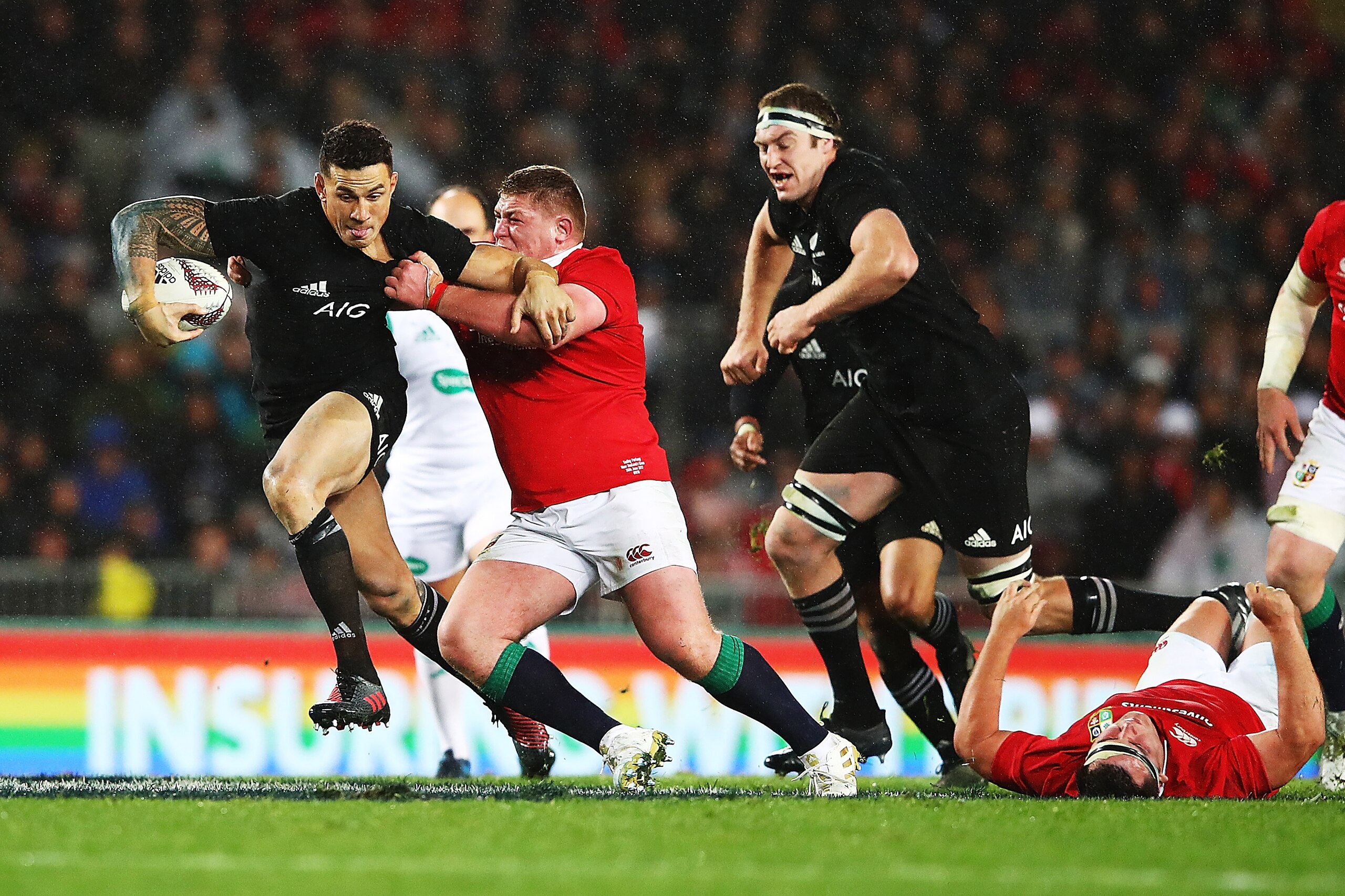 AUCKLAND, NEW ZEALAND - JUNE 24:  Sonny Bill Williams of the All Blacks makes a break during the Test match between the New Zealand All Blacks and the British & Irish Lions at Eden Park on June 24, 2017 in Auckland, New Zealand.  (Photo by Hannah Peters/G