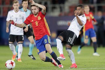 KRAKOW, POLAND - JUNE 30: Saul Niguez of Spain and Serge Gnabry of Germany in action during the UEFA European Under-21 Championship Final between Germany and Spain at Krakow Stadium on June 30, 2017 in Krakow, Poland. (Photo by Nils Petter Nilsson/Ombrel KRAKOW, POLAND - JUNE 30: Saul Niguez of Spain and Serge Gnabry of Germany in action during the UEFA European Under-21 Championship Final between Germany and Spain at Krakow Stadium on June 30, 2017 in Krakow, Poland. (Photo by Nils Petter Nilsson/Ombrel