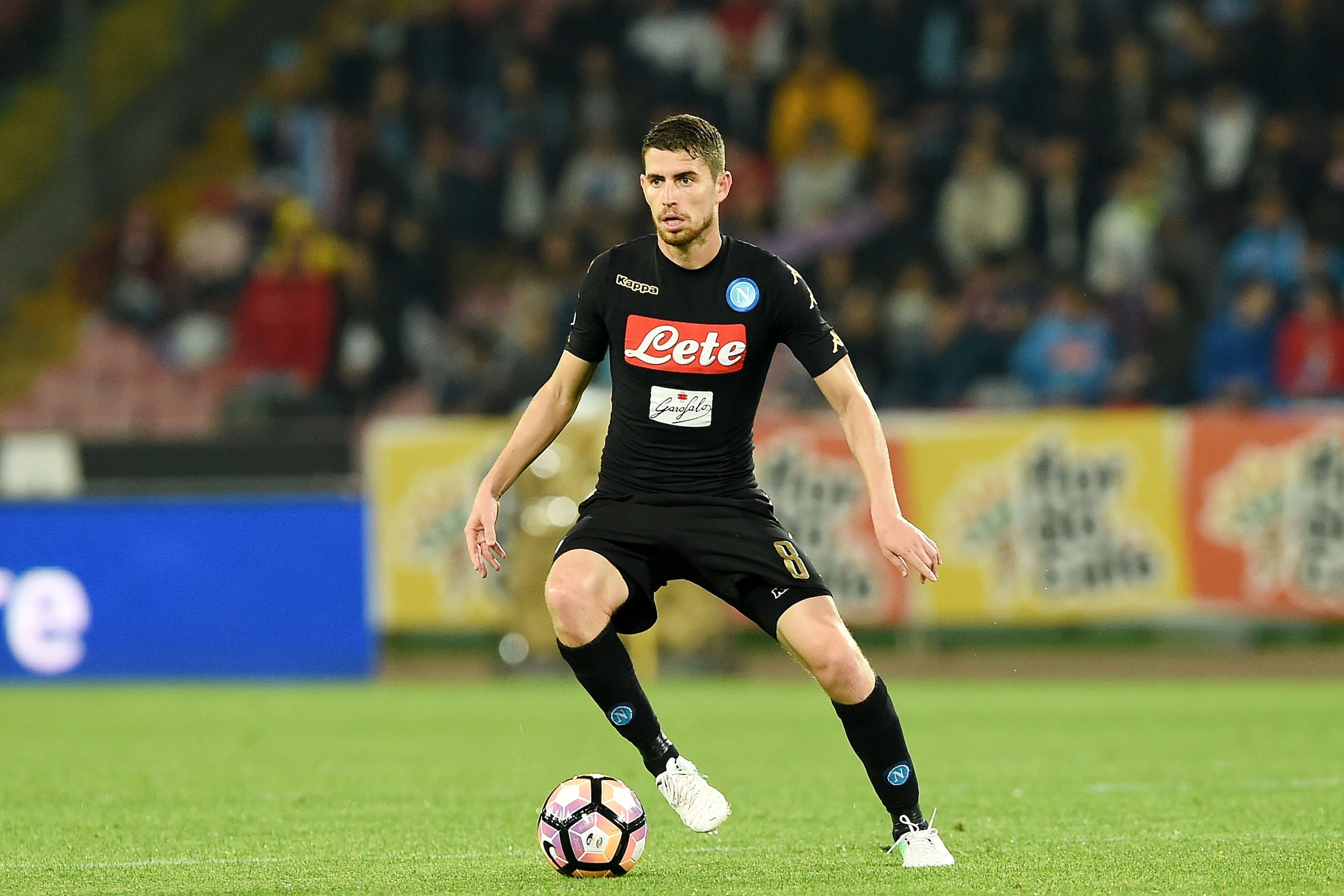 NAPLES, ITALY - APRIL 15: Jorginho of SSC Napoli in action during the Serie A match between SSC Napoli and Udinese Calcio at Stadio San Paolo on April 15, 2017 in Naples, Italy. (Photo by Francesco Pecoraro/Getty Images) NAPLES, ITALY - APRIL 15: Jorginho of SSC Napoli in action during the Serie A match between SSC Napoli and Udinese Calcio at Stadio San Paolo on April 15, 2017 in Naples, Italy. (Photo by Francesco Pecoraro/Getty Images)
