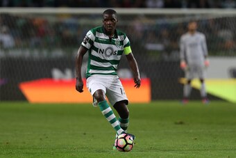 LISBON, PORTUGAL - OCTOBER 22: Sporting CP's midfielder William Carvalho from Portugal during the Sporting CP v Tondela - Primeira Liga match at Estadio Jose Alvalade on October 22, 2016 in Lisbon, Portugal. (Photo by Carlos Rodrigues/Getty Images)