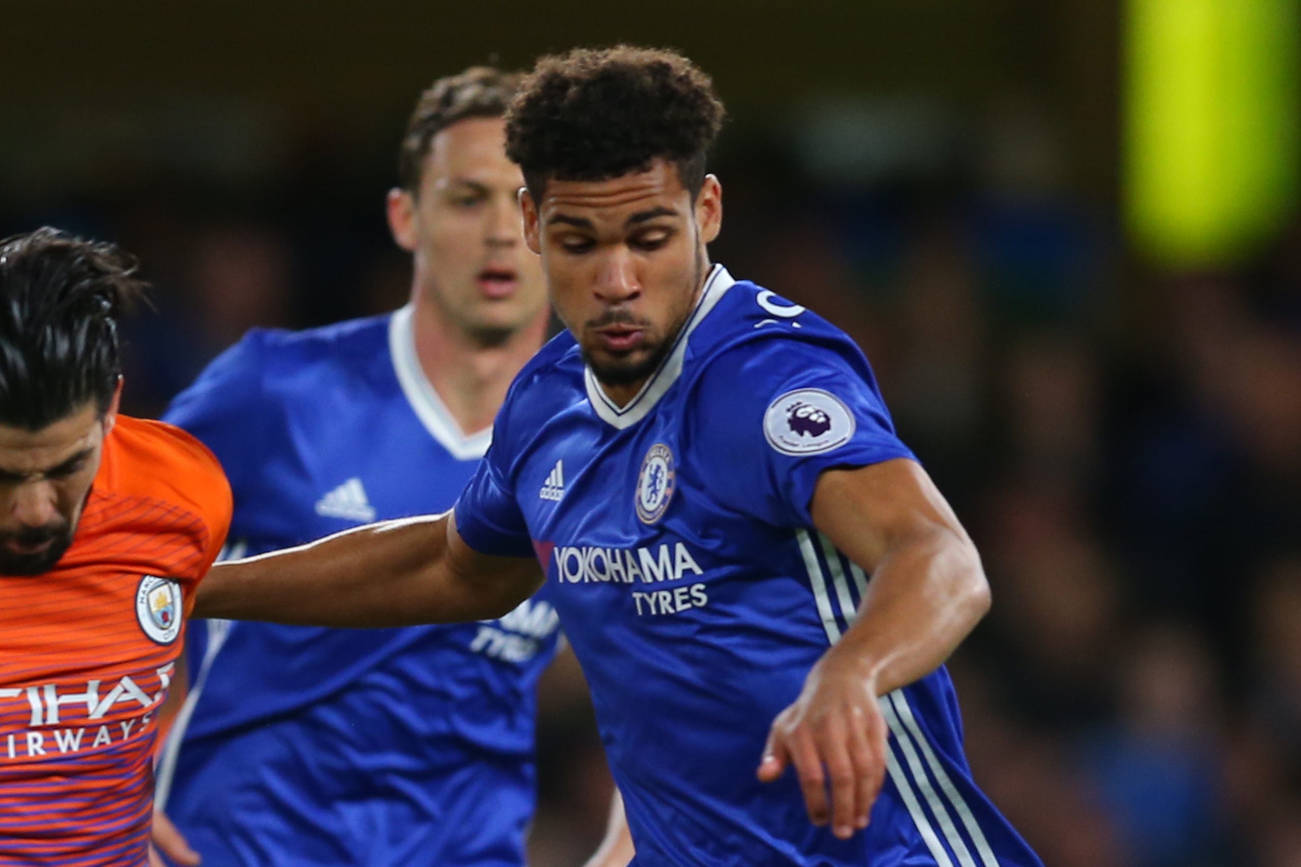 LONDON, ENGLAND - APRIL 05: Nolito of Manchester City and Ruben Loftus-Cheek of Chelsea during the Premier League match between Chelsea and Manchester City at Stamford Bridge on April 5, 2017 in London, England. (Photo by Catherine Ivill - AMA/Getty Image