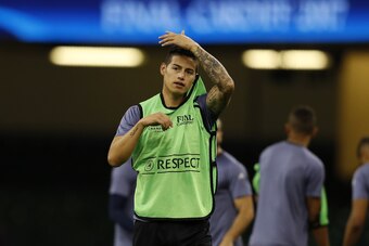 Real Madrid's Colombian midfielder James Rodriguez gestures as he takes part in a training session at The Principality Stadium in Cardiff, on June 2, 2017, on the eve of the UEFA Champions League final football match between Juventus and Real Madrid. / AF