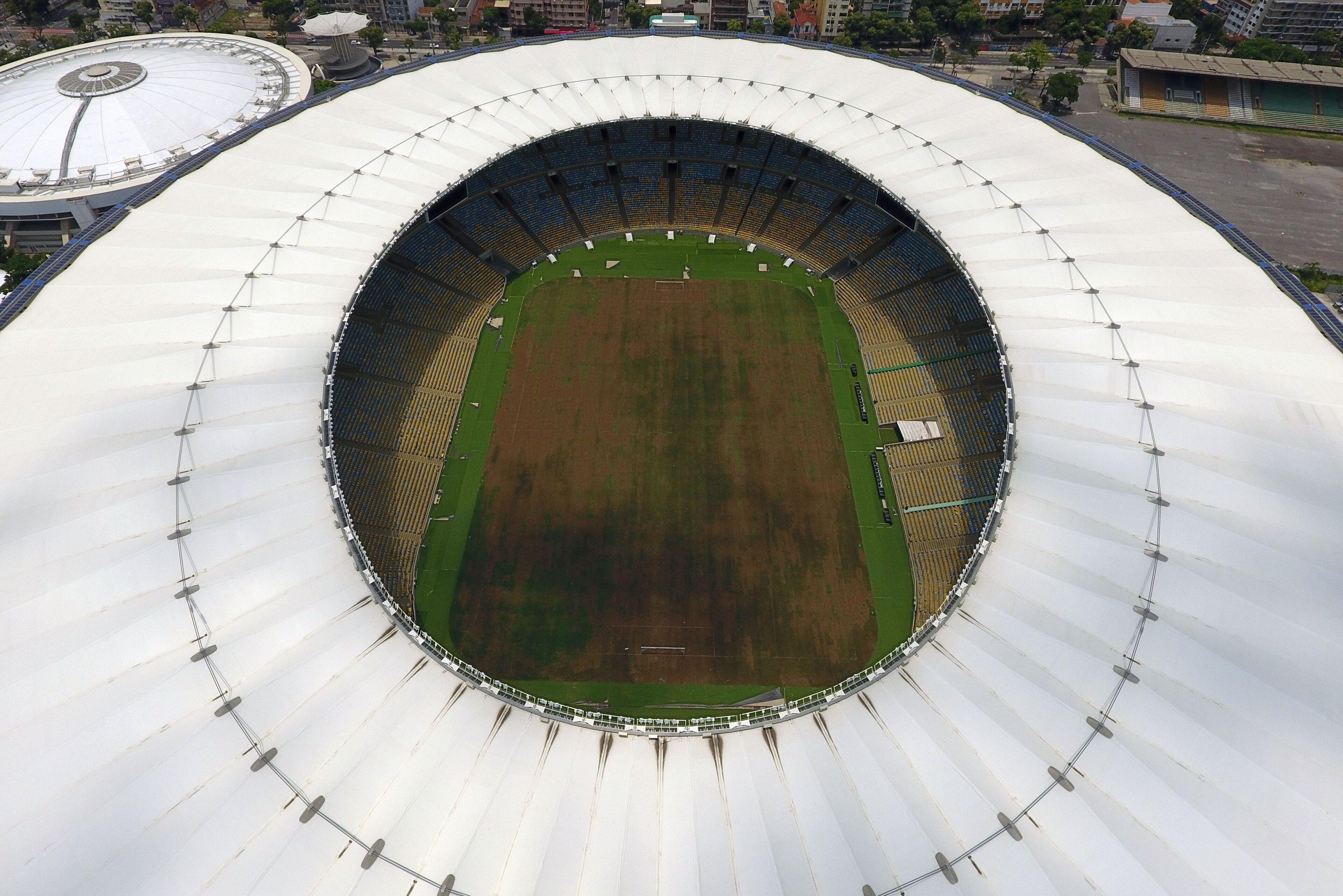 View of the world-famous Maracana Stadium in Rio de Janeiro on January 18, 2017.
After playing a key role in the 2014 World Cup and 2016 Olympic Games, hosted by Brazil, the iconic Maracana Stadium has fallen into a state of abandon due to a contract dis View of the world-famous Maracana Stadium in Rio de Janeiro on January 18, 2017.
After playing a key role in the 2014 World Cup and 2016 Olympic Games, hosted by Brazil, the iconic Maracana Stadium has fallen into a state of abandon due to a contract dis