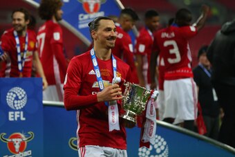LONDON, ENGLAND - FEBRUARY 26: Zlatan Ibrahimovic of Manchester United with the trophy after the EFL Cup Final match between Manchester United and Southampton at Wembley Stadium on February 26, 2017 in London, England. (Photo by Catherine Ivill - AMA/Gett