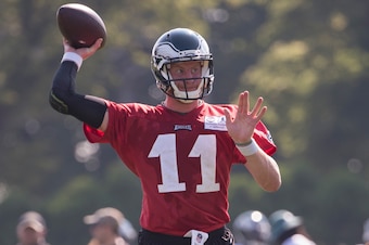 PHILADELPHIA, PA - JUNE 13: Carson Wentz #11 of the Philadelphia Eagles passes the ball during mandatory minicamp at the NovaCare Complex on June 13, 2017 in Philadelphia, Pennsylvania. (Photo by Mitchell Leff/Getty Images)