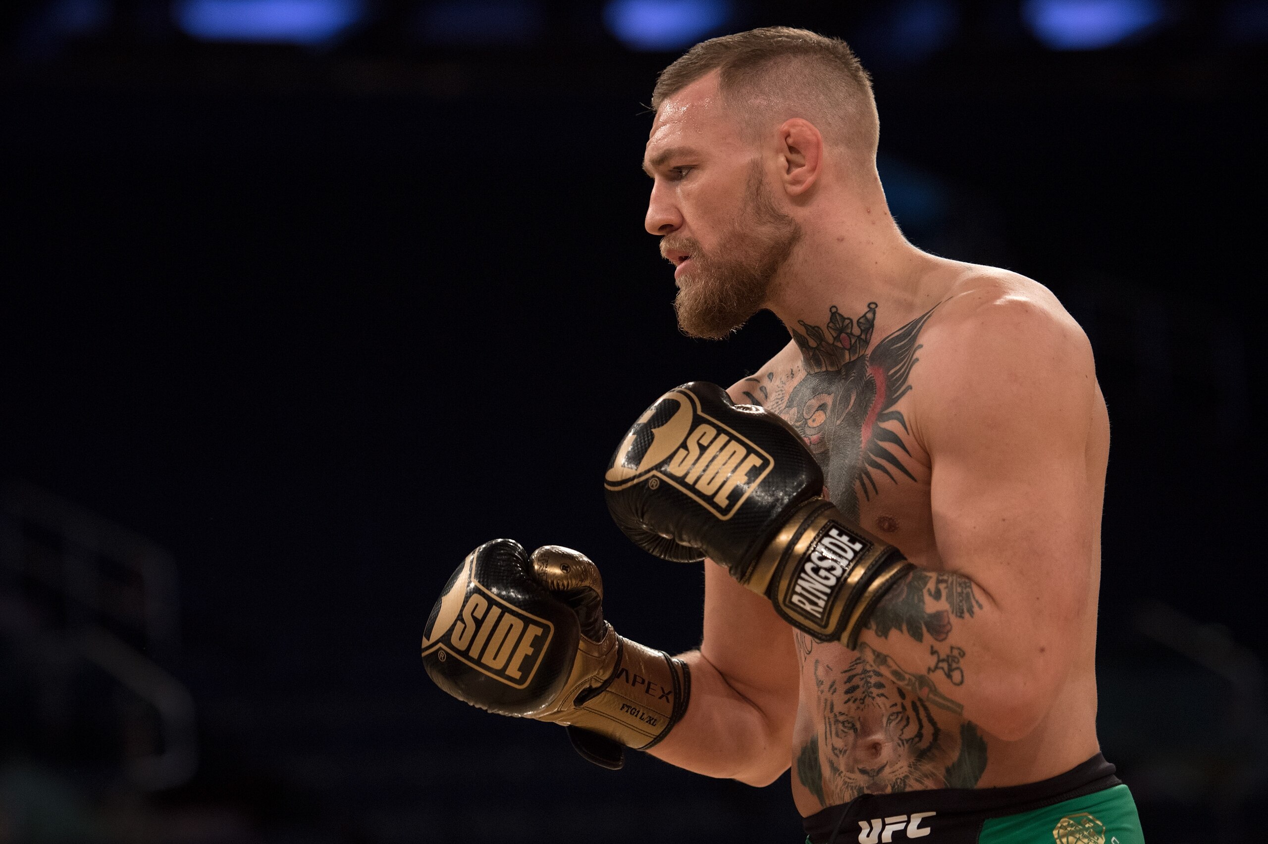NEW YORK, NY - NOVEMBER 09:  UFC featherweight champion Conor McGrregor of Ireland holds an open training session for the media and fans inside Madison Square Garden on November 9, 2016 in New York City. (Photo by Brandon Magnus/Zuffa LLC/Zuffa LLC via Ge