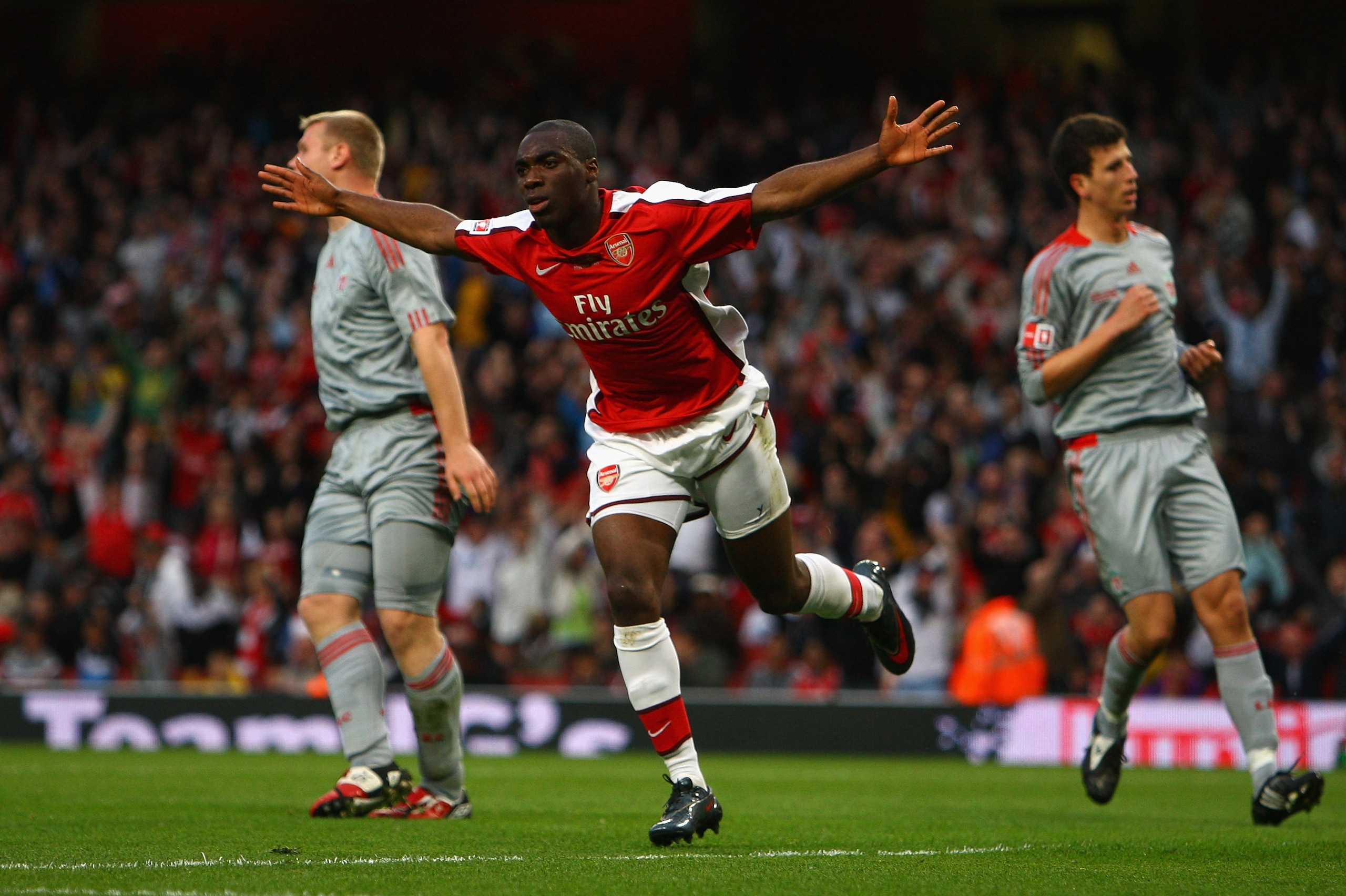 LONDON, ENGLAND - MAY 22:  Gilles Sunu of Arsenal celebrates scoring the first goal during the FA Youth Cup Final 1st Leg match between Arsenal and Liverpool at The Emirates Stadium on May 22, 2009 in London, England.  (Photo by Julian Finney/Getty Images