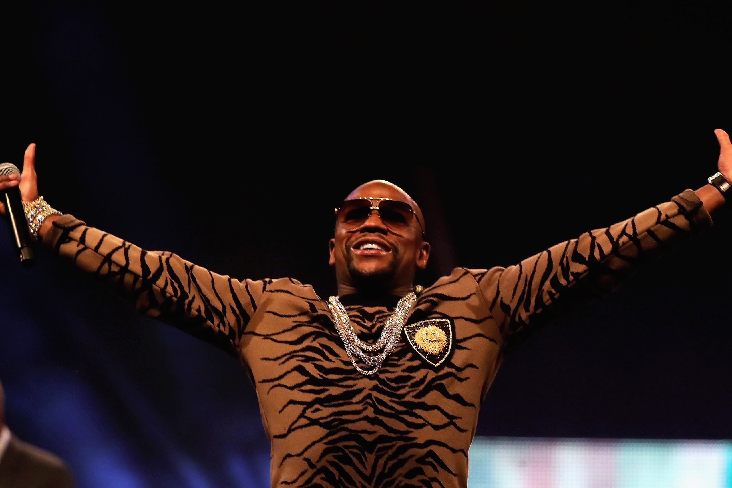 LONDON, ENGLAND - JULY 14:  Floyd Mayweather Jr. during the Floyd Mayweather Jr. v Conor McGregor World Press Tour at SSE Arena on July 14, 2017 in London, England.  (Photo by Matthew Lewis/Getty Images)