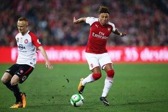 SYDNEY, AUSTRALIA - JULY 15:  Alex Oxlade-Chamberlain of Arsenal controls the ball during the match between the Western Sydney Wanderers and Arsenal FC at ANZ Stadium on July 15, 2017 in Sydney, Australia.  (Photo by Matt King/Getty Images)