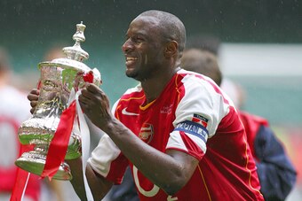 Cardiff, UNITED KINGDOM:  (FILES) Picture taken 21 May 2005 at the Millennium Dome in Cardiff, shows Arsenal's Patrick Vieira lifting the FA Cup after Arsenal defeated Manchester United in the FA Cup Final football match. Juventus were reported to be pois