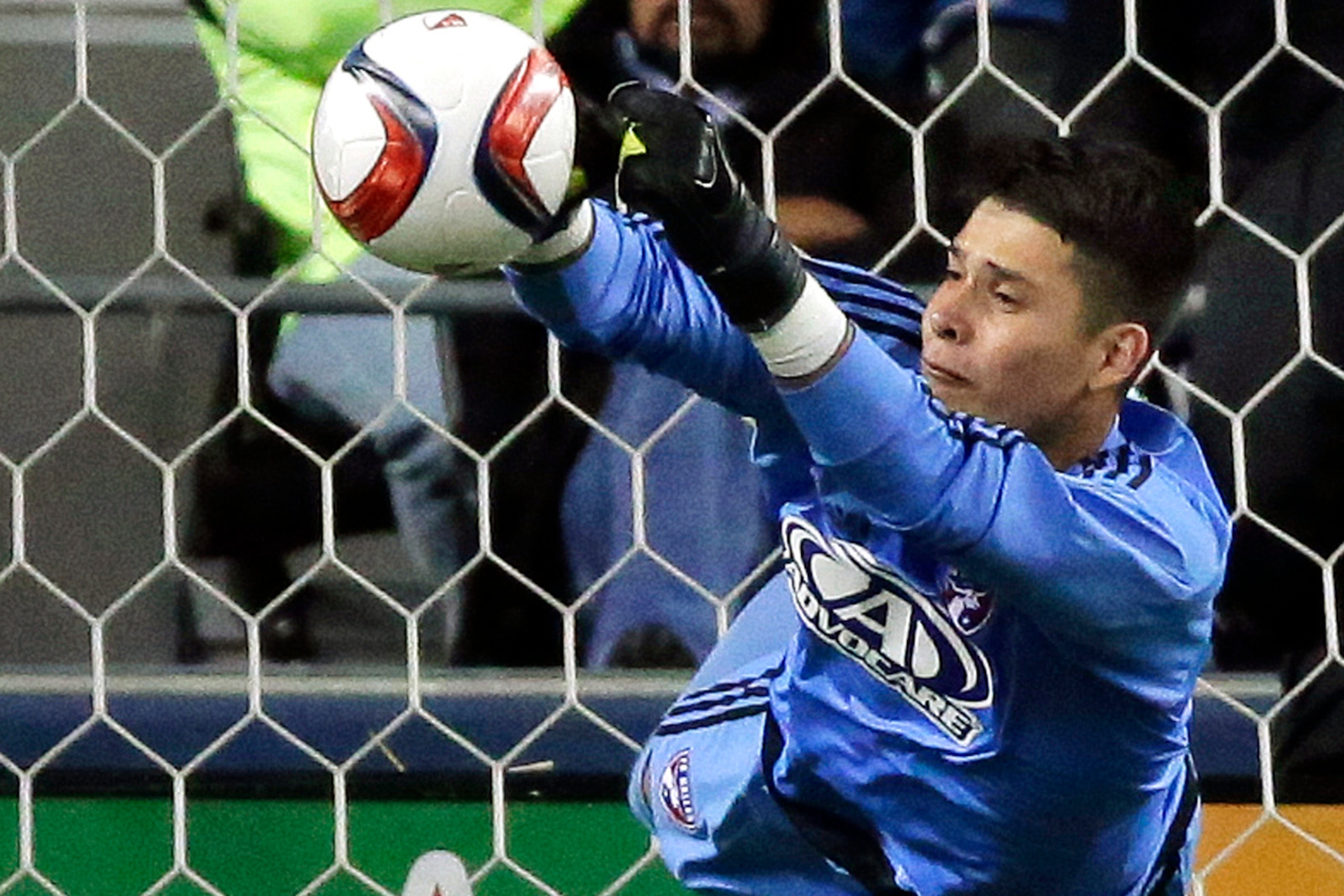 With a chance to make it onto Mexico's Olympic team in 2016, Jesse Gonzalez was reluctant to leave the national team program as a teenager despite overtures from U.S. national team coach Jurgen Klinsmann.