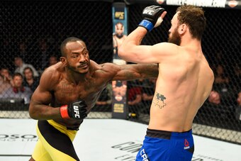 GLASGOW, SCOTLAND - JULY 16:  (L-R) Khalil Rountree Jr. punches Paul Craig of Scotland in their light heavyweight bout during the UFC Fight Night event at the SSE Hydro Arena Glasgow on July 16, 2017 in Glasgow, Scotland. (Photo by Josh Hedges/Zuffa LLC/Z