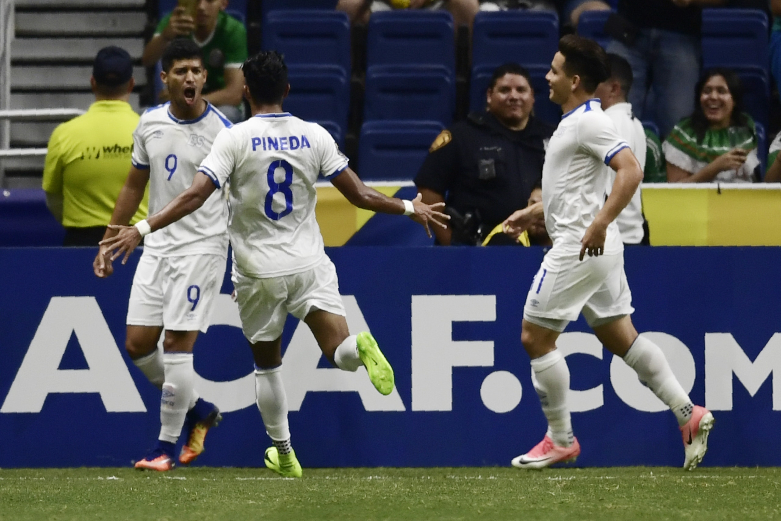 El Salvador's forwards Nelson Bonilla (L) celebrates scoring a goal during the Jamaica vs. El Salvador CONCACAF Gold Cup match at the Alamodome on July 16, 2017 in San Antonio, Texas. / AFP PHOTO / Brendan Smialowski (Photo credit should read BREND El Salvador's forwards Nelson Bonilla (L) celebrates scoring a goal during the Jamaica vs. El Salvador CONCACAF Gold Cup match at the Alamodome on July 16, 2017 in San Antonio, Texas. / AFP PHOTO / Brendan Smialowski (Photo credit should read BREND