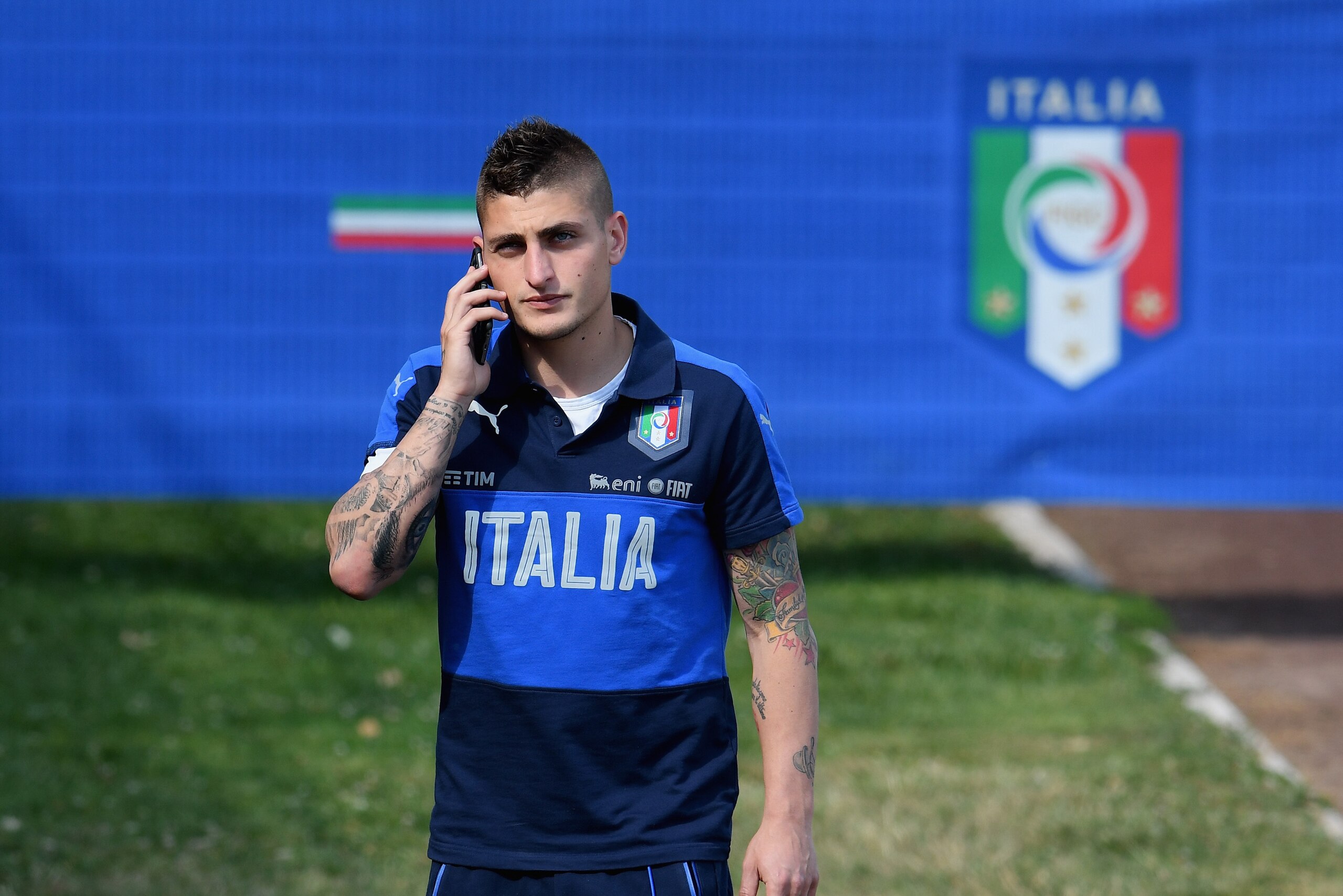 FLORENCE, ITALY - JUNE 04:  Marco Verratti of Italy looks on prior to the training session at Coverciano at Coverciano on June 04, 2017 in Florence, Italy.  (Photo by Claudio Villa/Getty Images)