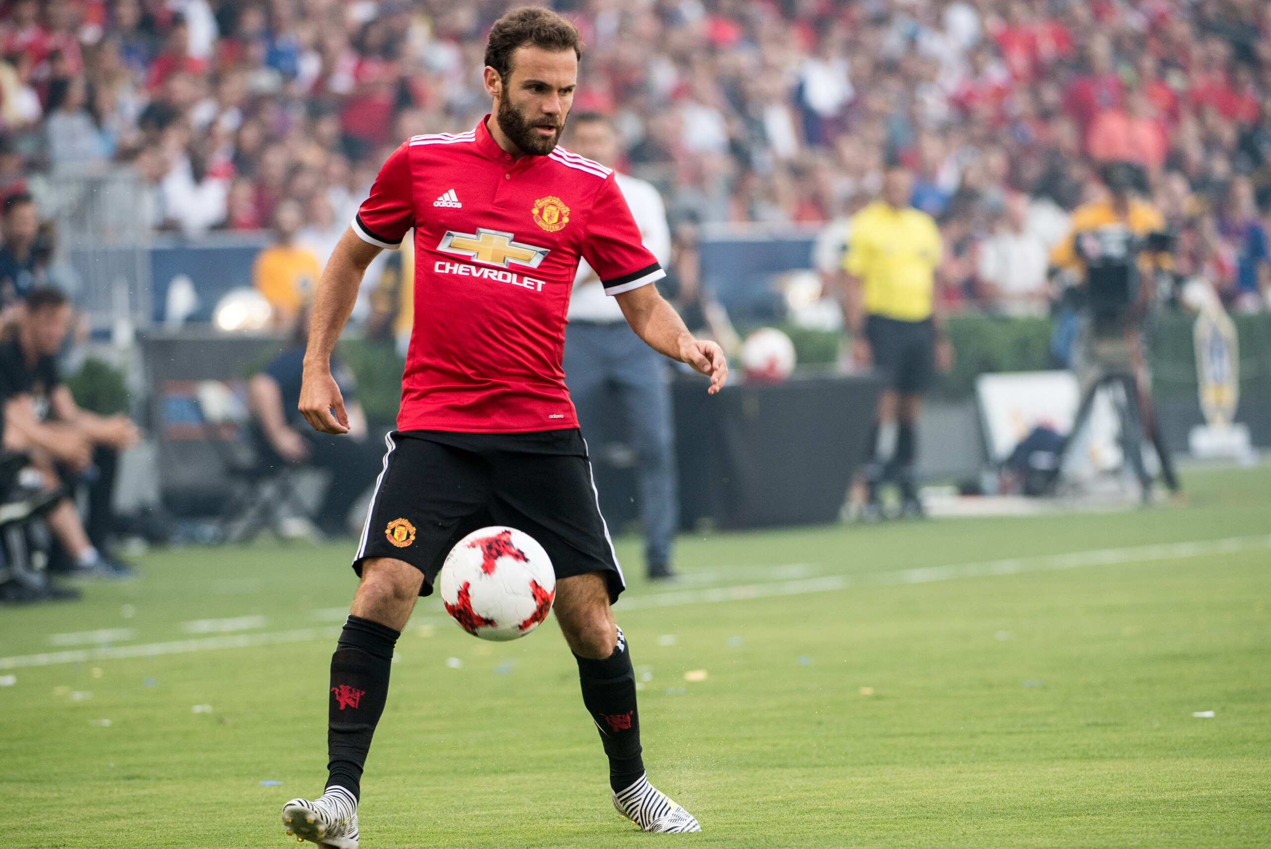 CARSON, CA - JULY 15:  Juan Mata #8 of Manchester United during the Los Angeles Galaxy's friendly match against Manchester United at the StubHub Center on July 15, 2017 in Carson, California.  Manchester United won the match 5-2. (Photo by Shaun Clark/Get