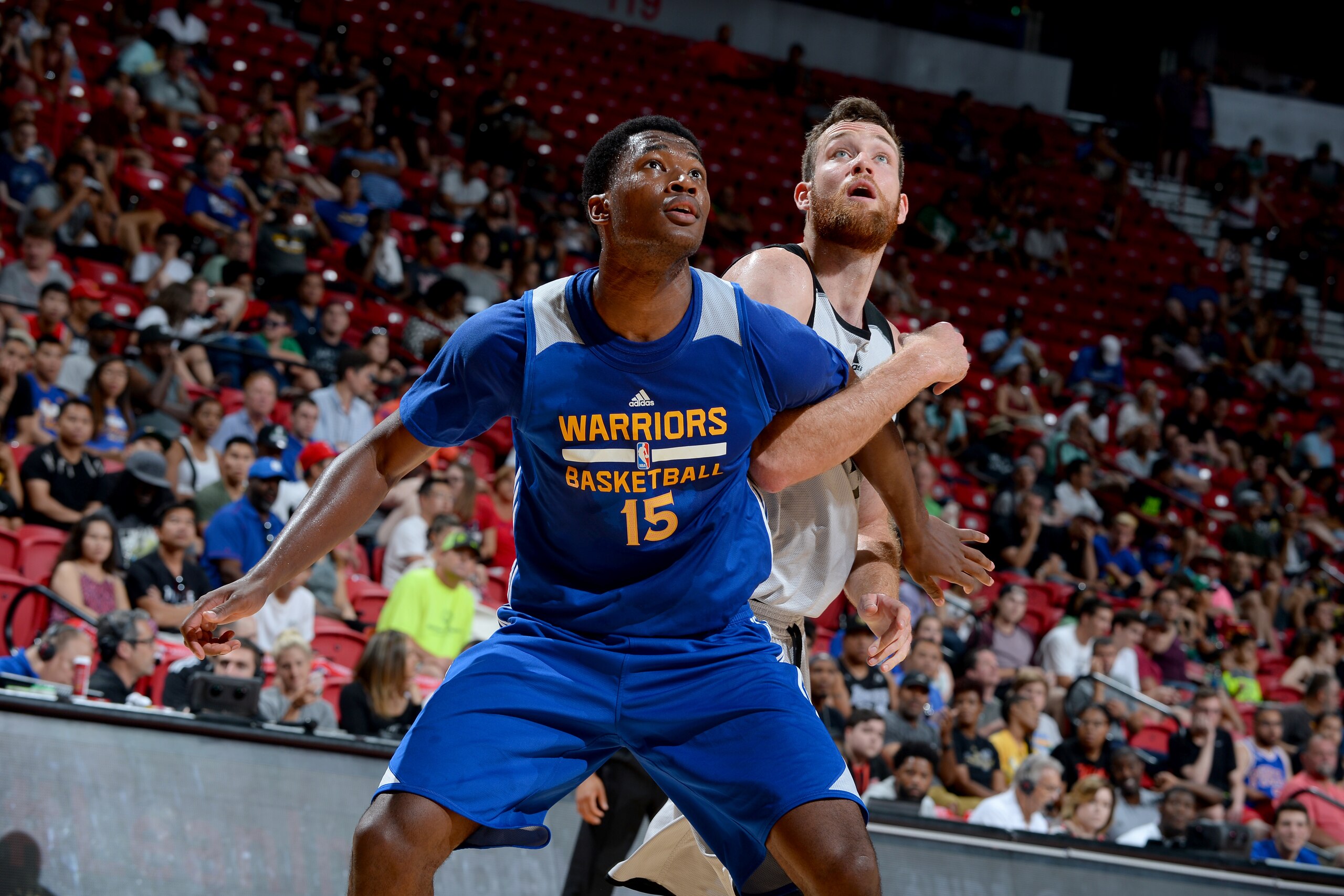 LAS VEGAS, NV - JULY 11: Damian Jones #15 of the Golden State Warriors boxes out against the Minnesota Timberwolves on July 11, 2017 at the Thomas & Mack Center in Las Vegas, Nevada. NOTE TO USER: User expressly acknowledges and agrees that, by downloadi LAS VEGAS, NV - JULY 11: Damian Jones #15 of the Golden State Warriors boxes out against the Minnesota Timberwolves on July 11, 2017 at the Thomas & Mack Center in Las Vegas, Nevada. NOTE TO USER: User expressly acknowledges and agrees that, by downloadi