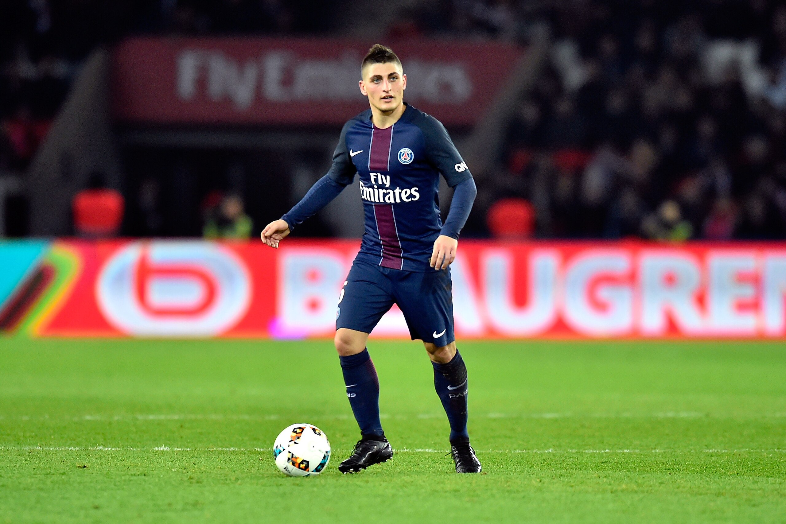 PARIS, FRANCE - FEBRUARY 19:  Marco Verratti of Paris Saint-Germain runs with ball during the Ligue 1 match between Paris Saint-Germain and Toulouse FC at Parc des Princes on February 19, 2017 in Paris, France.  (Photo by Aurelien Meunier/Getty Images)