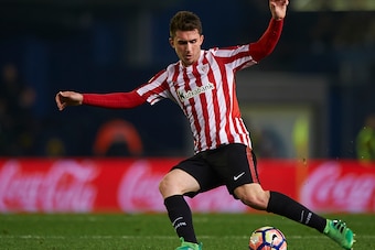 VILLARREAL, SPAIN - APRIL 07: Aymeric Laporte of Athletic Club in action during the La Liga match between Villarreal CF and Athletic Club at Estadio de la Ceramica on April 7, 2017 in Villarreal, Spain. (Photo by fotopress/Getty Images)