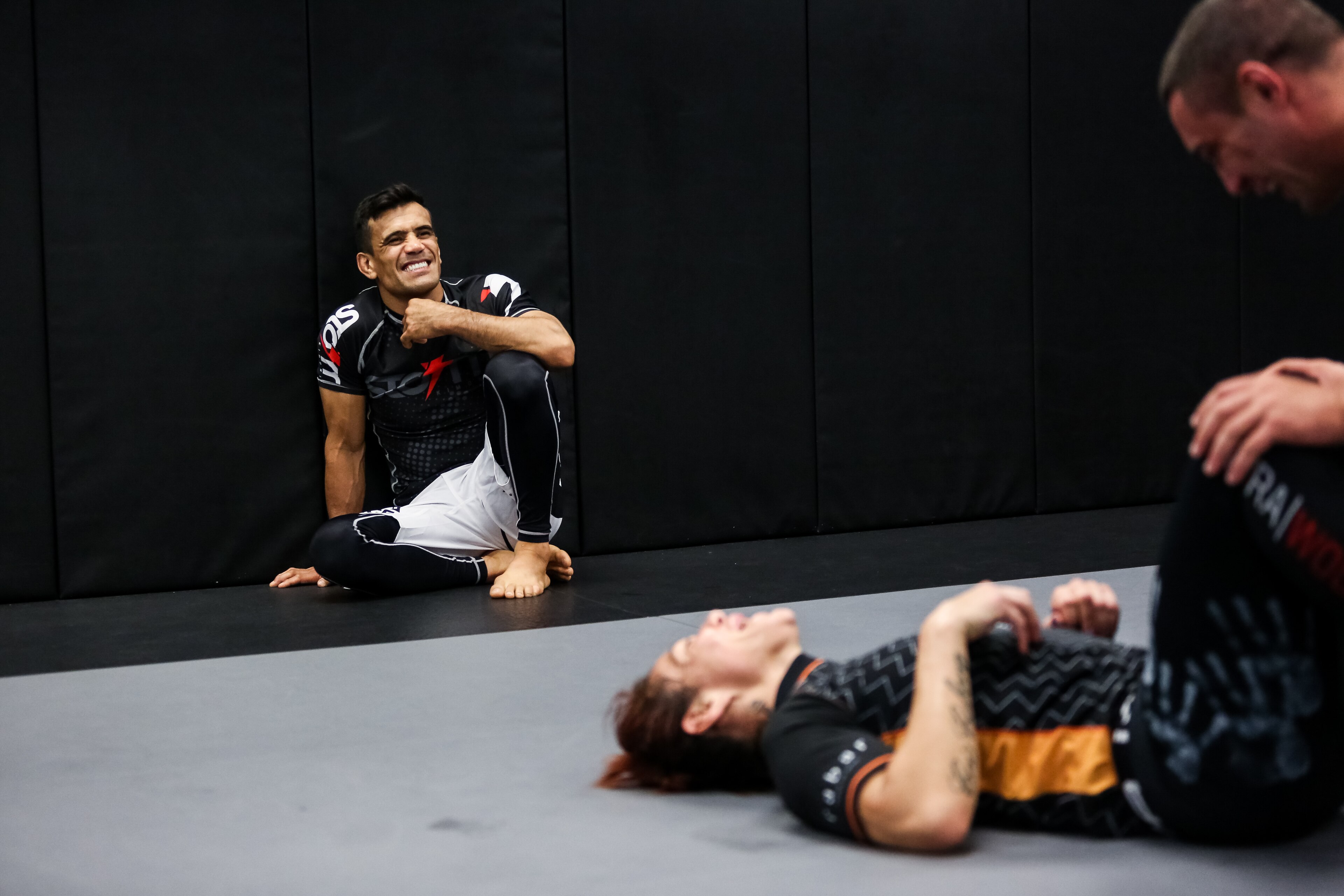 Cobrinha brings a positive energy to practice.