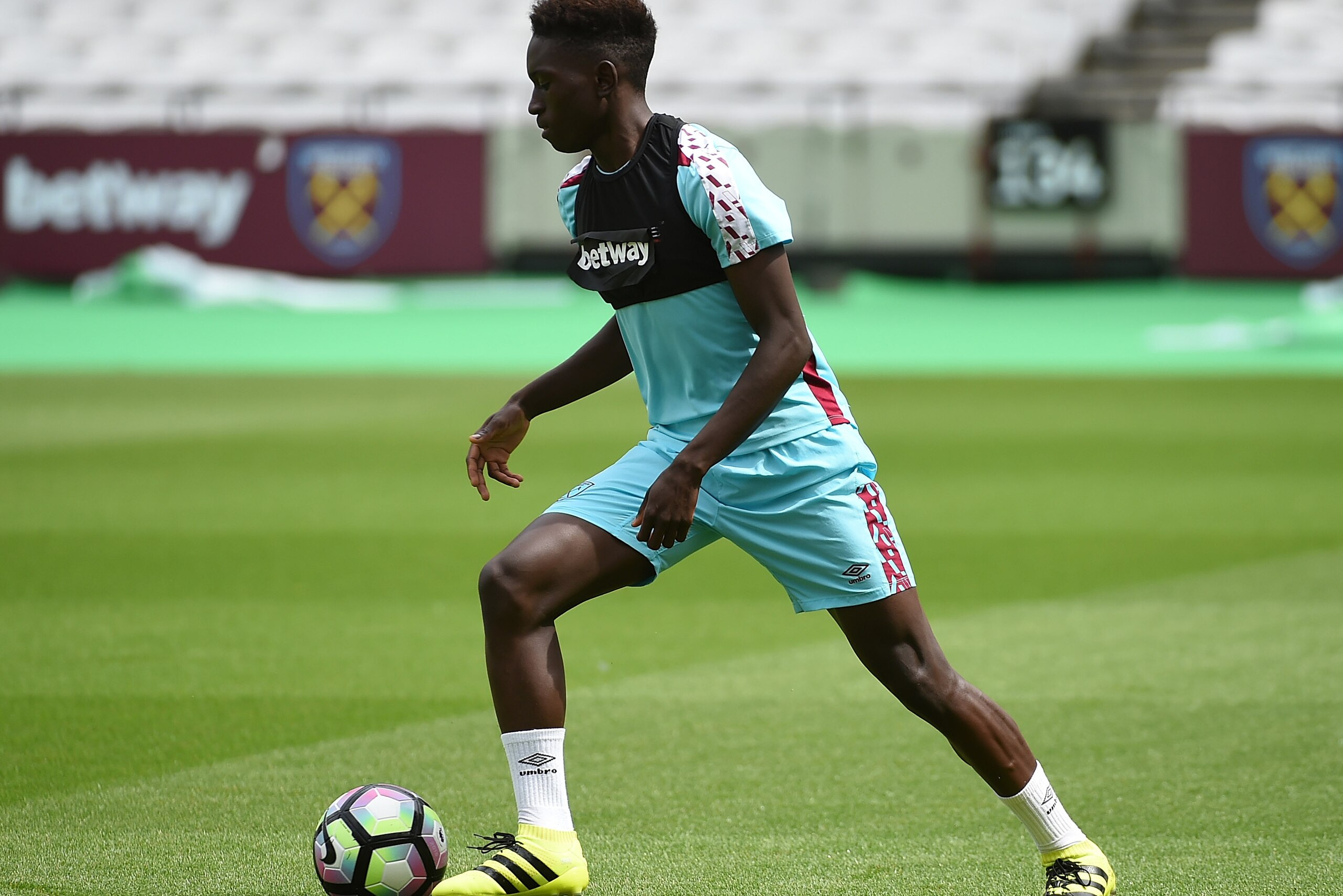 LONDON, ENGLAND - AUGUST 03:  Domingos Quina of West Ham United in action during the West Ham United training session at London Stadium in Queen Elizabeth Olympic Park on August 3, 2016 in London, England. (Photo by Tom Dulat/Getty Images).  (Photo by Tom