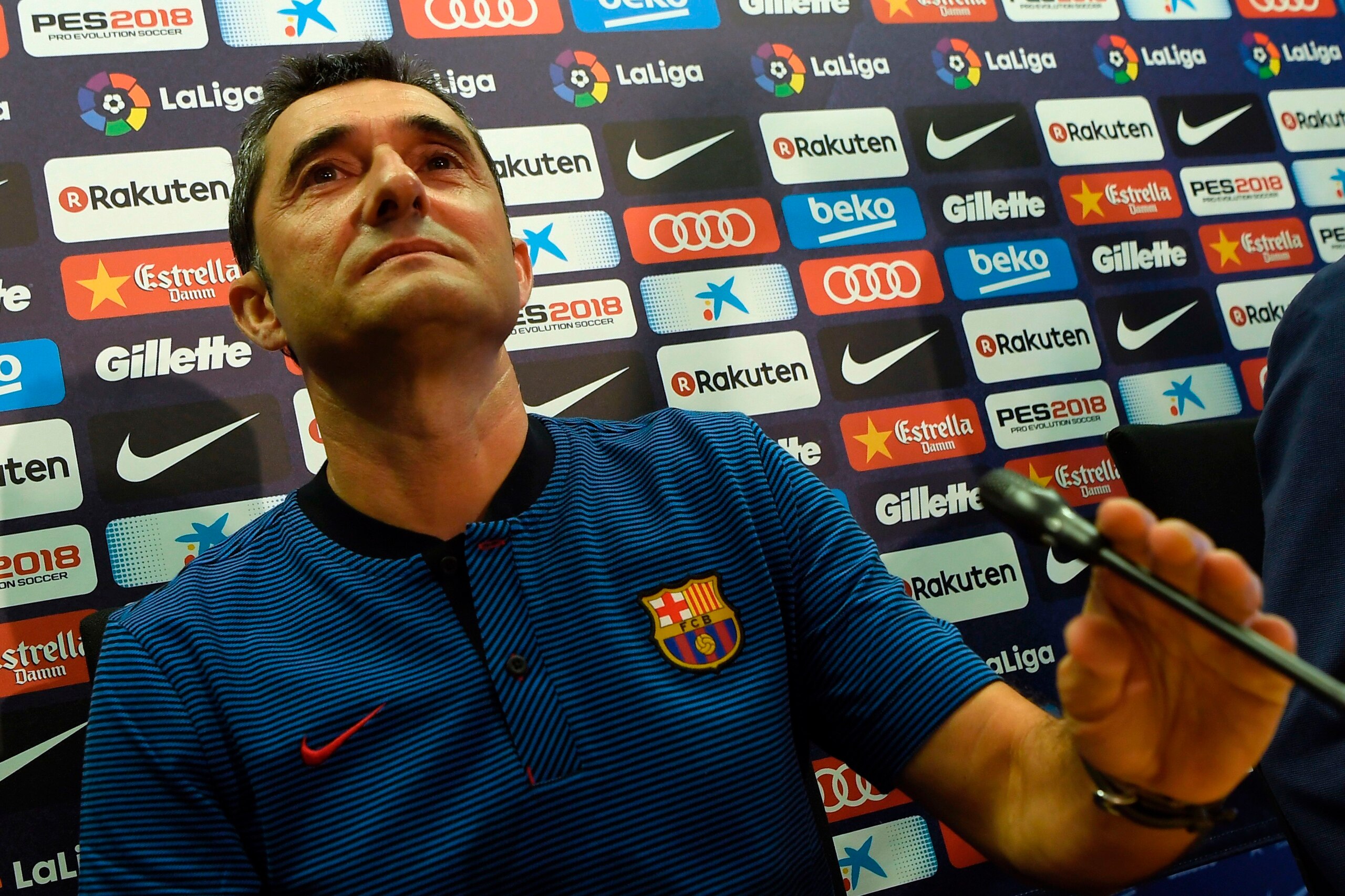 Barcelona's coach Ernesto Valverde looks on during his first press conference at the Sports Center FC Barcelona Joan Gamper in Sant Joan Despi, near Barcelona on July 17, 2017. / AFP PHOTO / LLUIS GENE        (Photo credit should read LLUIS GENE/AFP/Getty