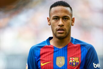 VALENCIA, SPAIN - OCTOBER 22:  Neymar JR of Barcelona looks on during the La Liga match between Valencia CF and FC Barcelona at Mestalla Stadium on October 22, 2016 in Valencia, Spain.  (Photo by Manuel Queimadelos Alonso/Getty Images)
